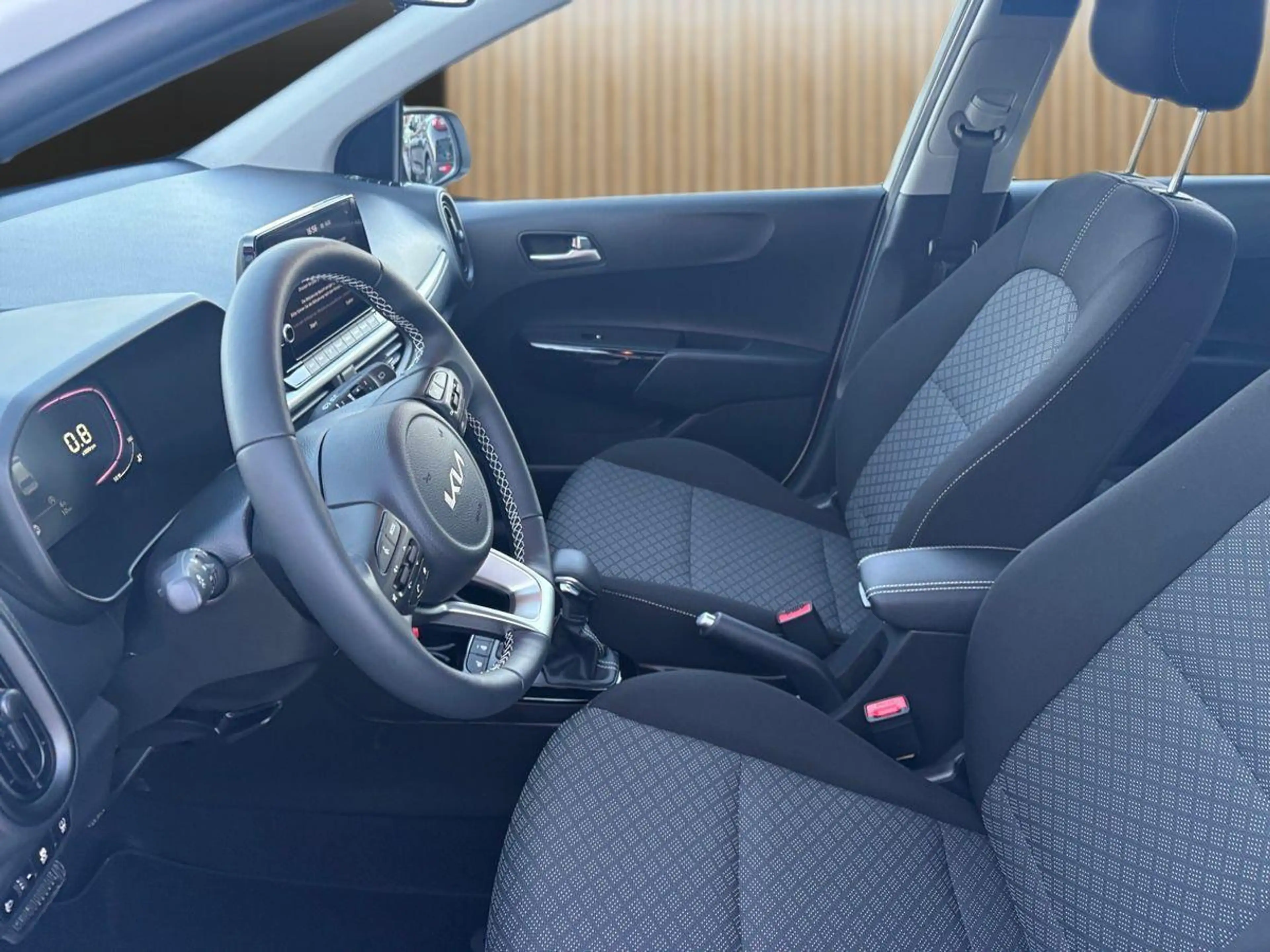 Kia Picanto 1.0 AMT Vision Navigation, Kamera — photo 6