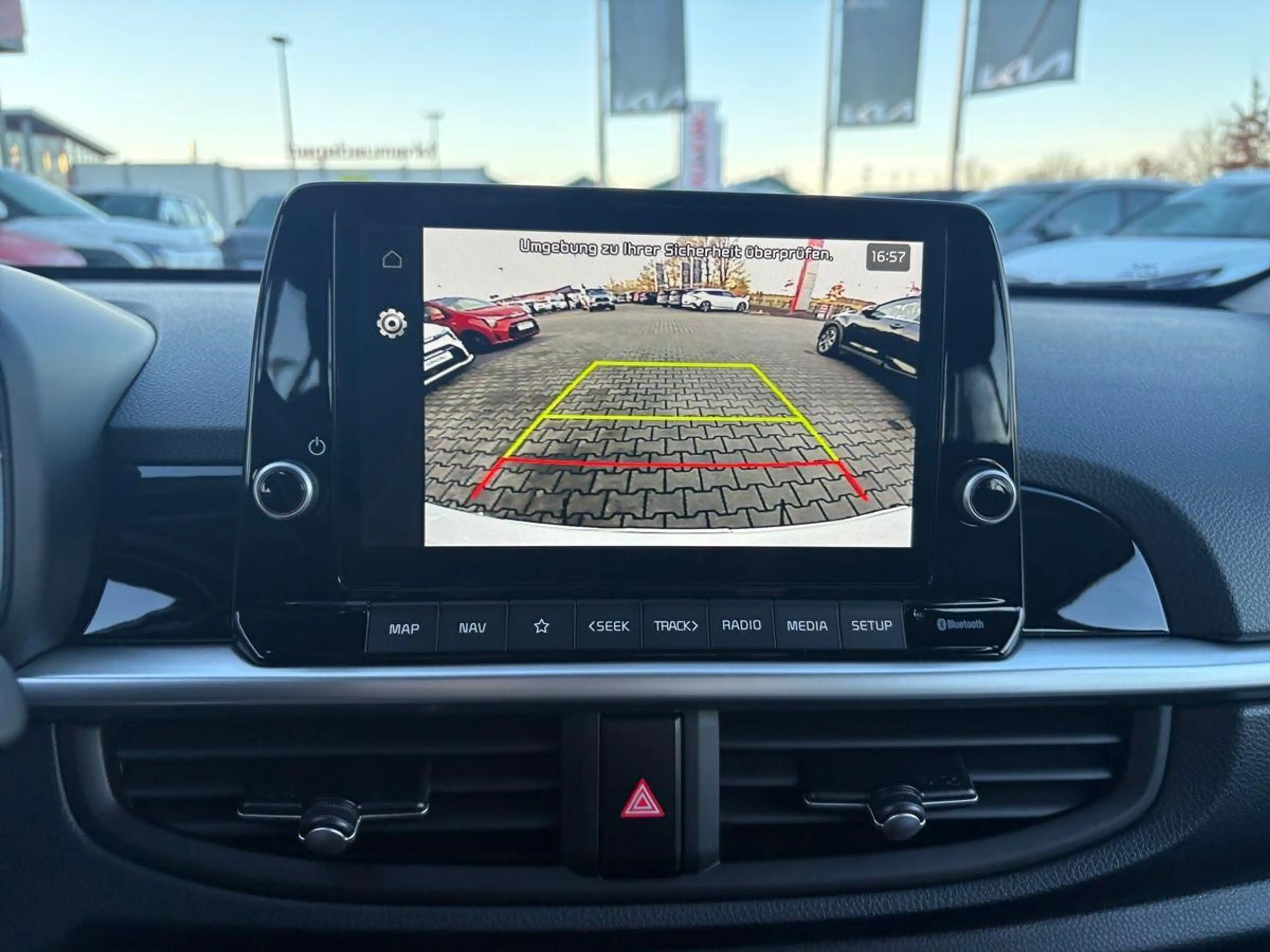 Kia Picanto 1.0 AMT Vision Navigation, Kamera — photo 14