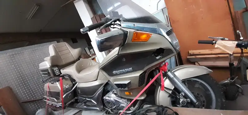 Suzuki GV 1400 Cavalcade - foto 2