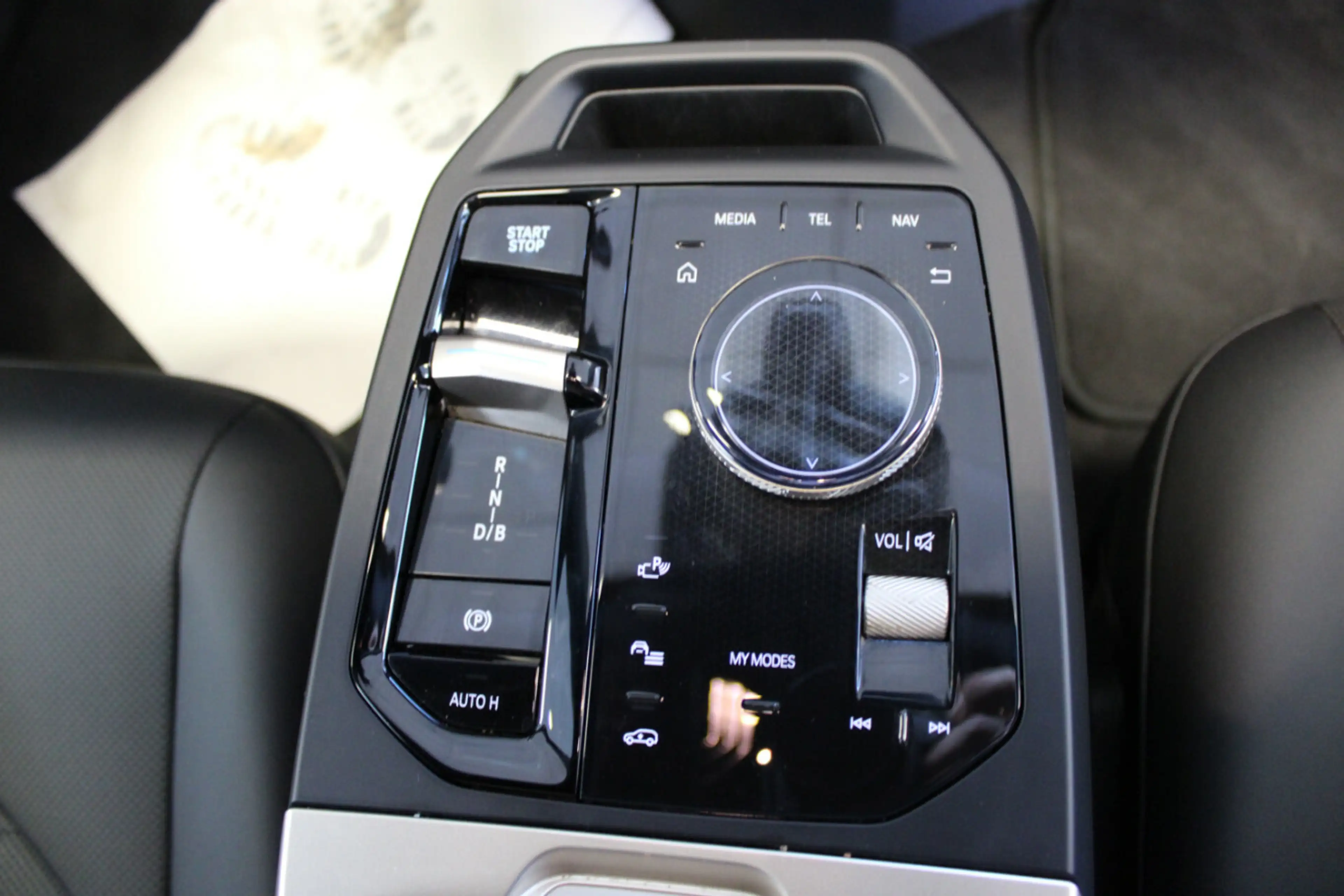 BMW iX xDrive50 — photo 15