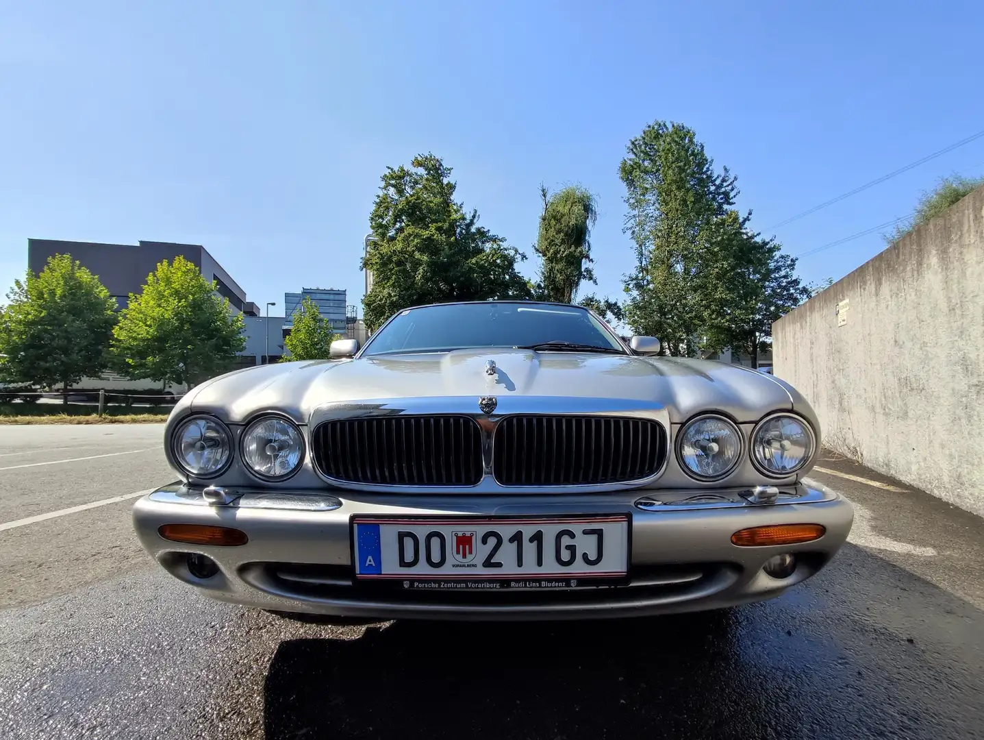 Jaguar XJ8 XJ8 3,2 Executive Silber - 1