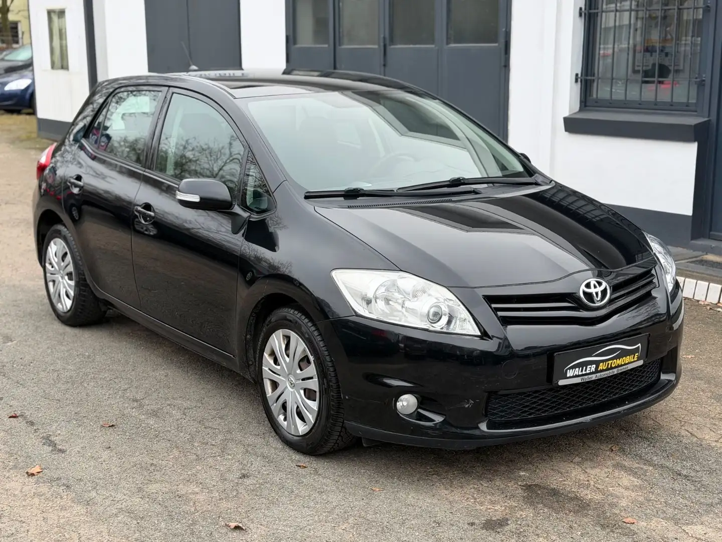 Toyota Auris 1.3 PDC / INSP NEU / EURO 5 Schwarz - 1