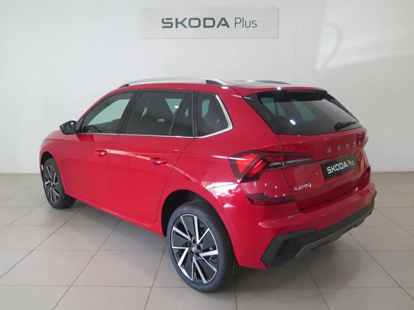 Skoda Kamiq 1.5 TSI Design 110kW DSG7 Rojo - 2