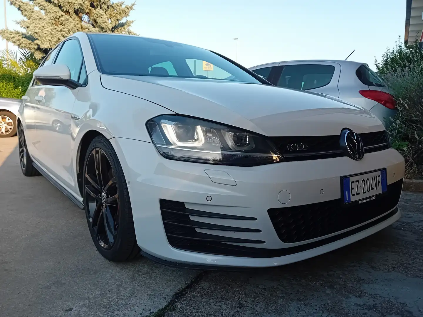 Volkswagen Golf GTD Golf 7a serie (2012) Golf GTD 2.0 TDI DSG 5P BlueM Bianco - 2