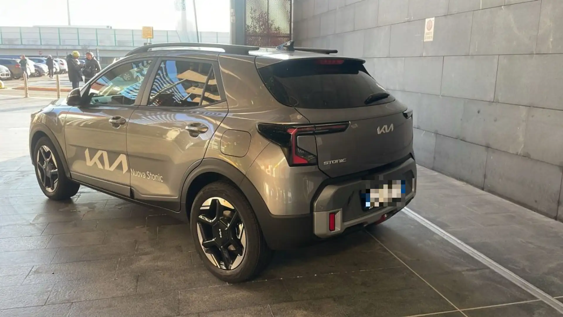 Kia Stonic 1.0 T-GDi 100 CV Urban Rot - 2