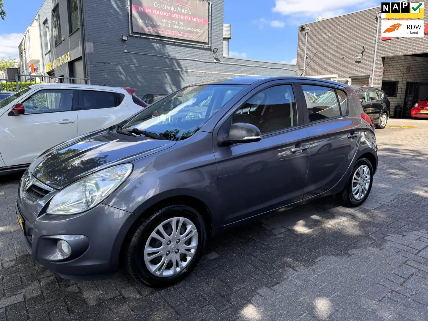 Hyundai i20 1.2i i-Motion Airco Gris - 1
