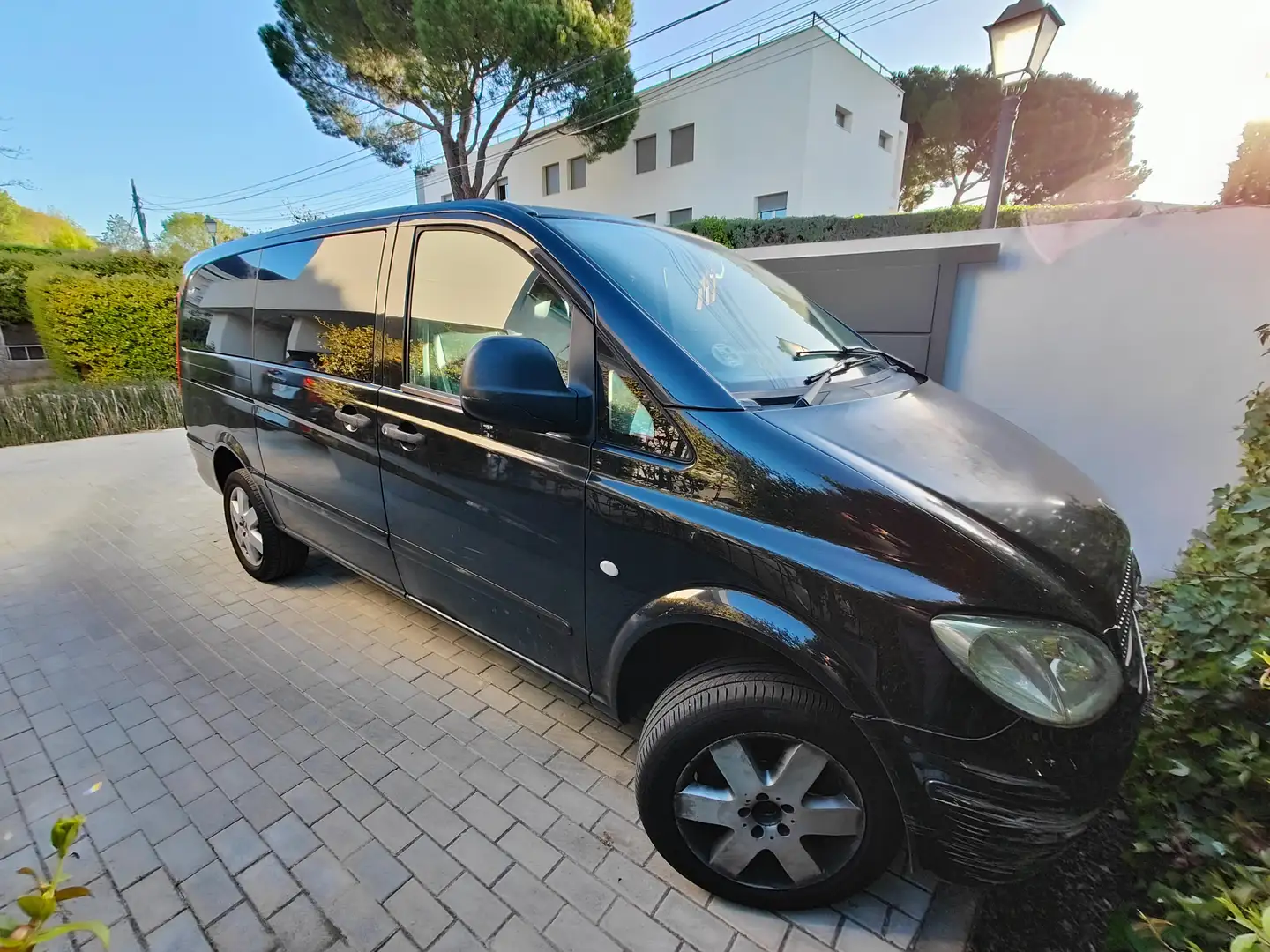 Mercedes-Benz Vito Vito Furgón 120CDI Larga Aut. Negro - 1
