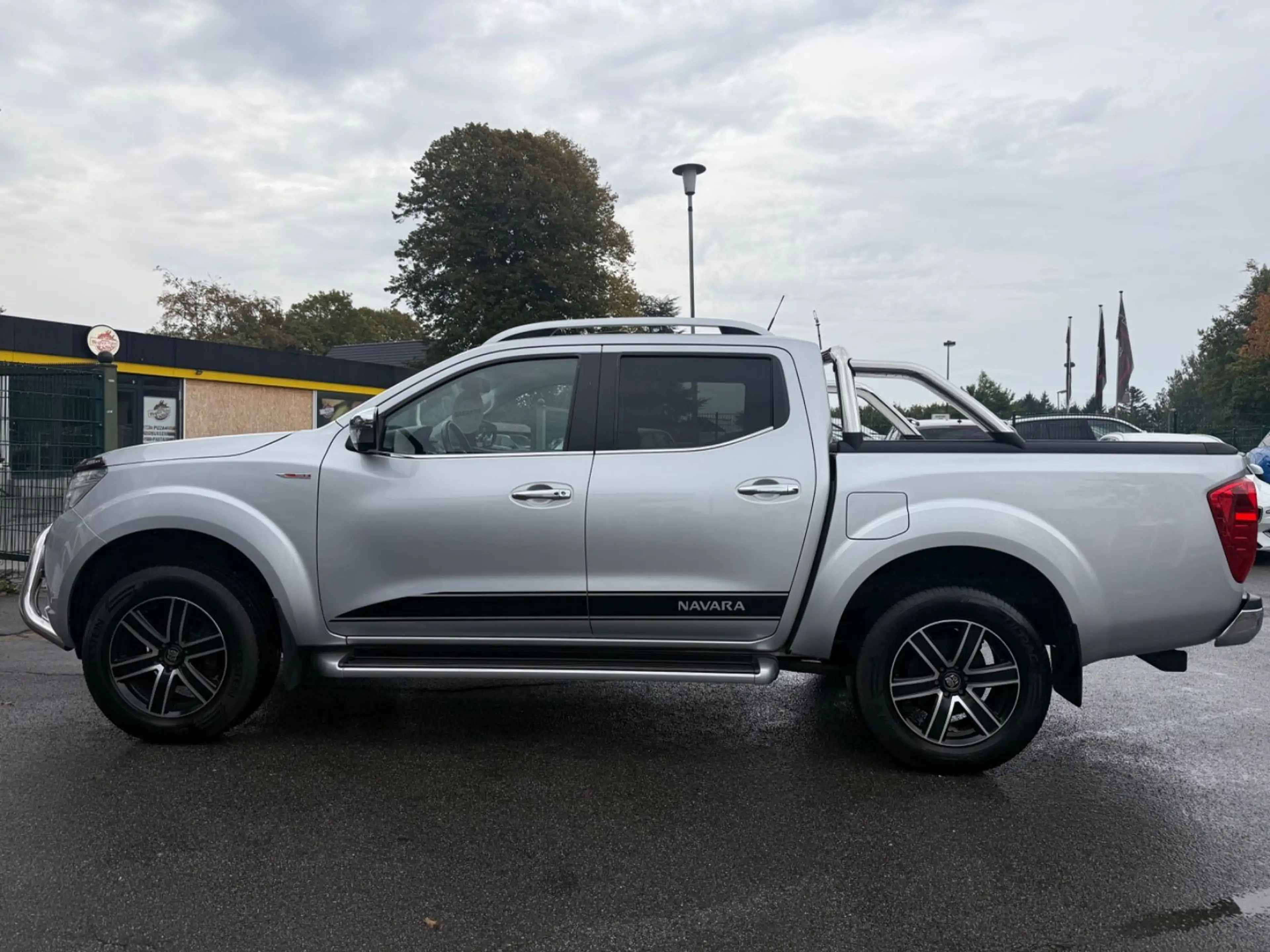 Nissan Navara NP300 Tekna Double Cab 4x4 (AHK-360°) — photo 6