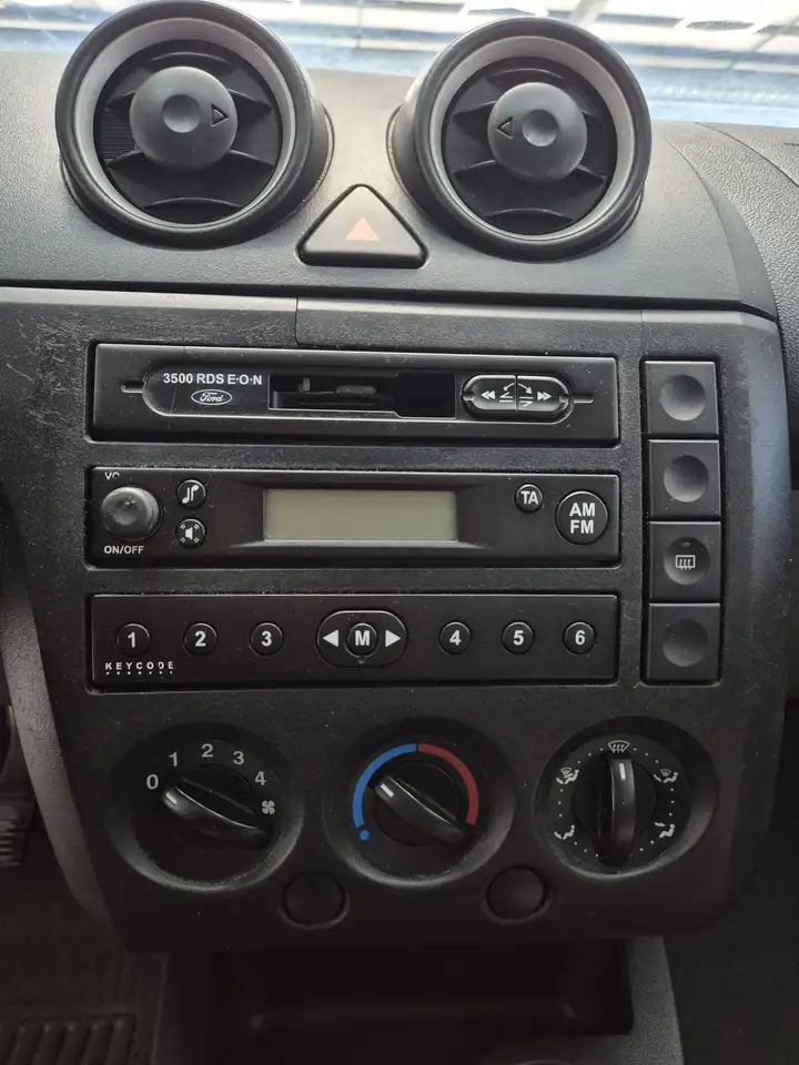 Ford Fiesta 5 portes — photo 12