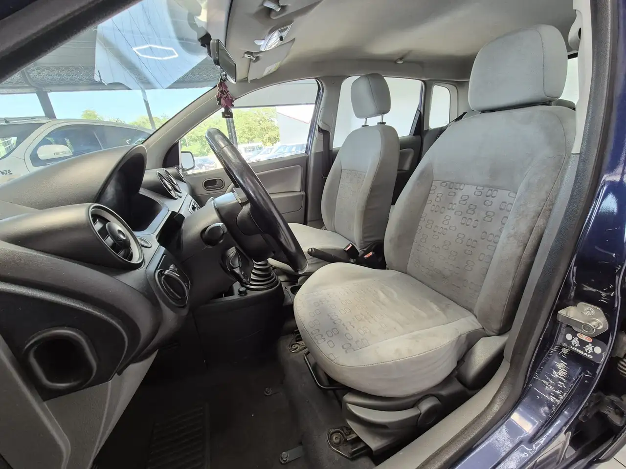 Ford Fiesta 5 portes — photo 8