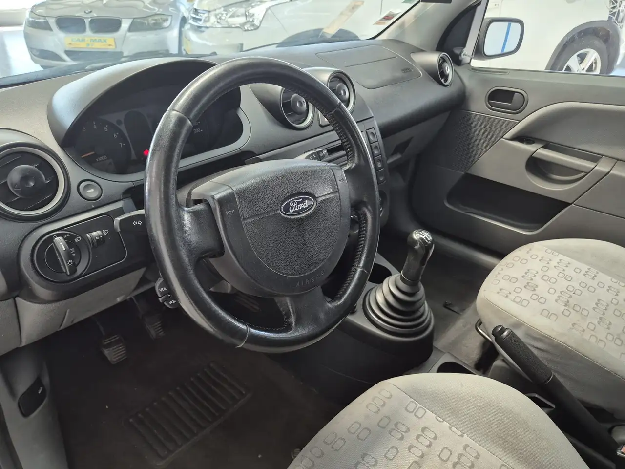 Ford Fiesta 5 portes — photo 11