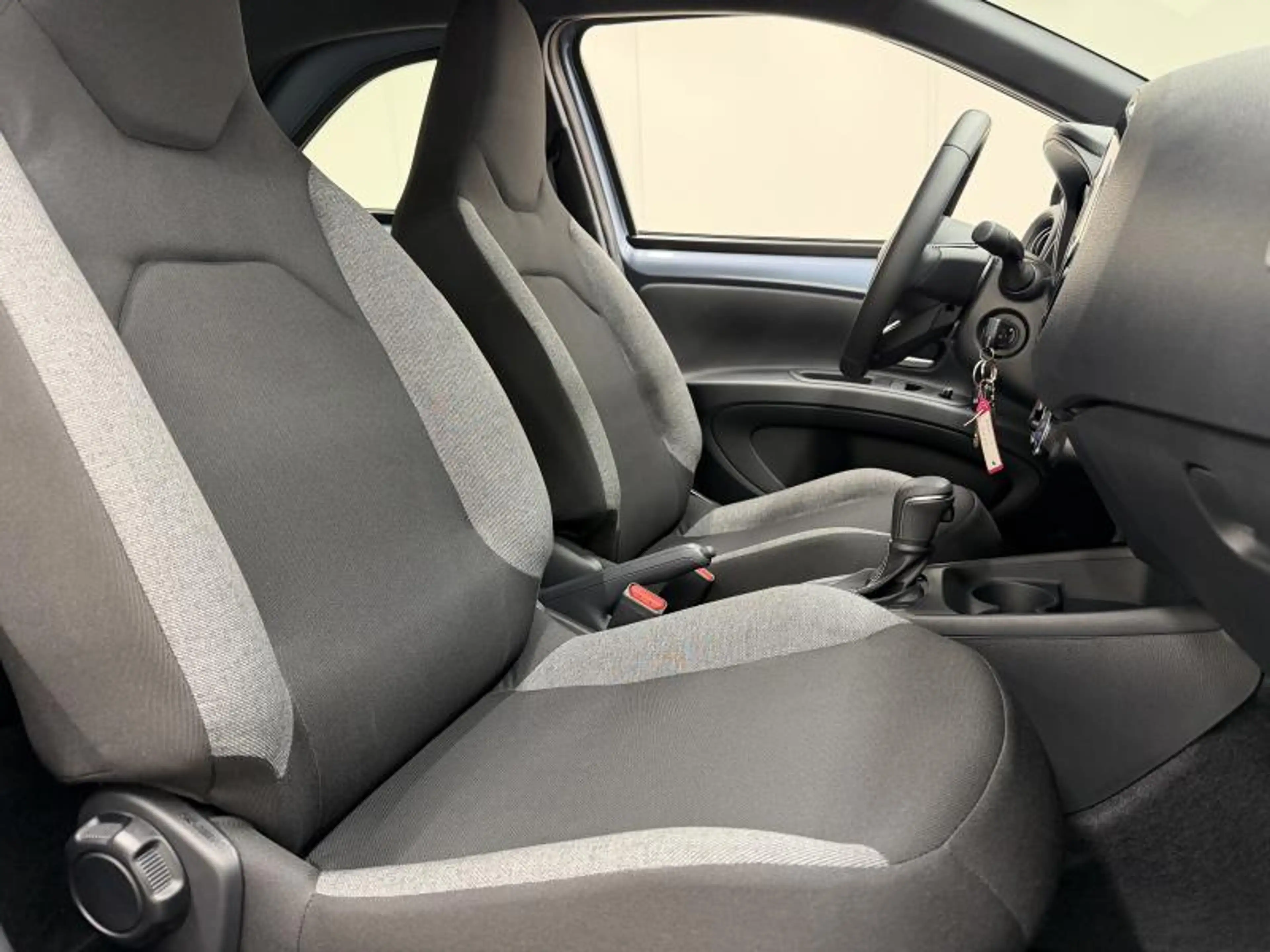 Toyota Aygo X Play + Automaat — photo 9