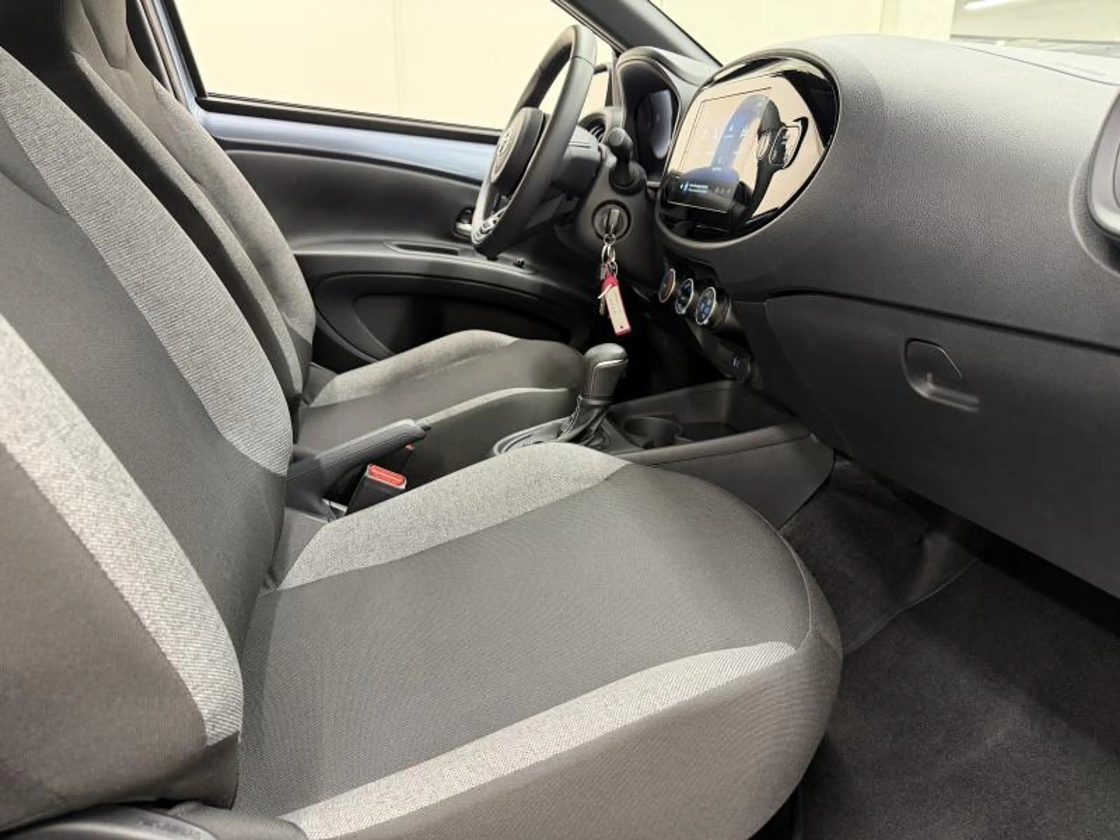 Toyota Aygo X Play + Automaat — photo 8