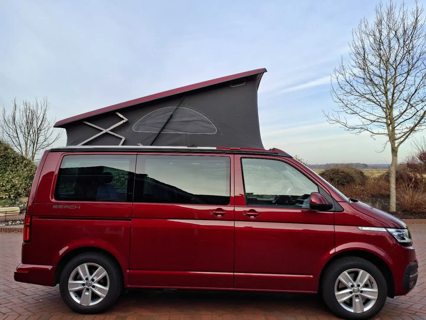 Volkswagen T6 California T6.1 California Beach Rojo - 2