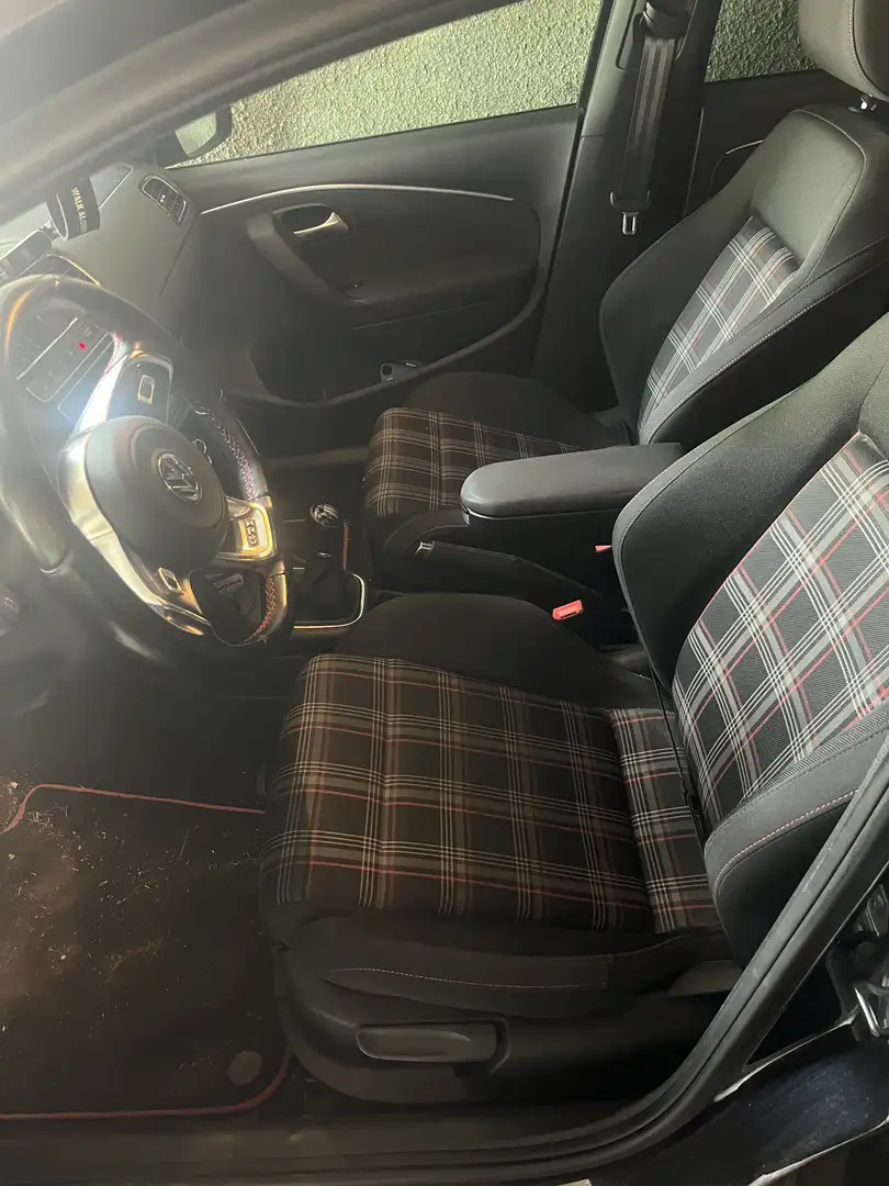 Volkswagen Polo GTI 1.8 TSI (Blue Motion Technology) - 1