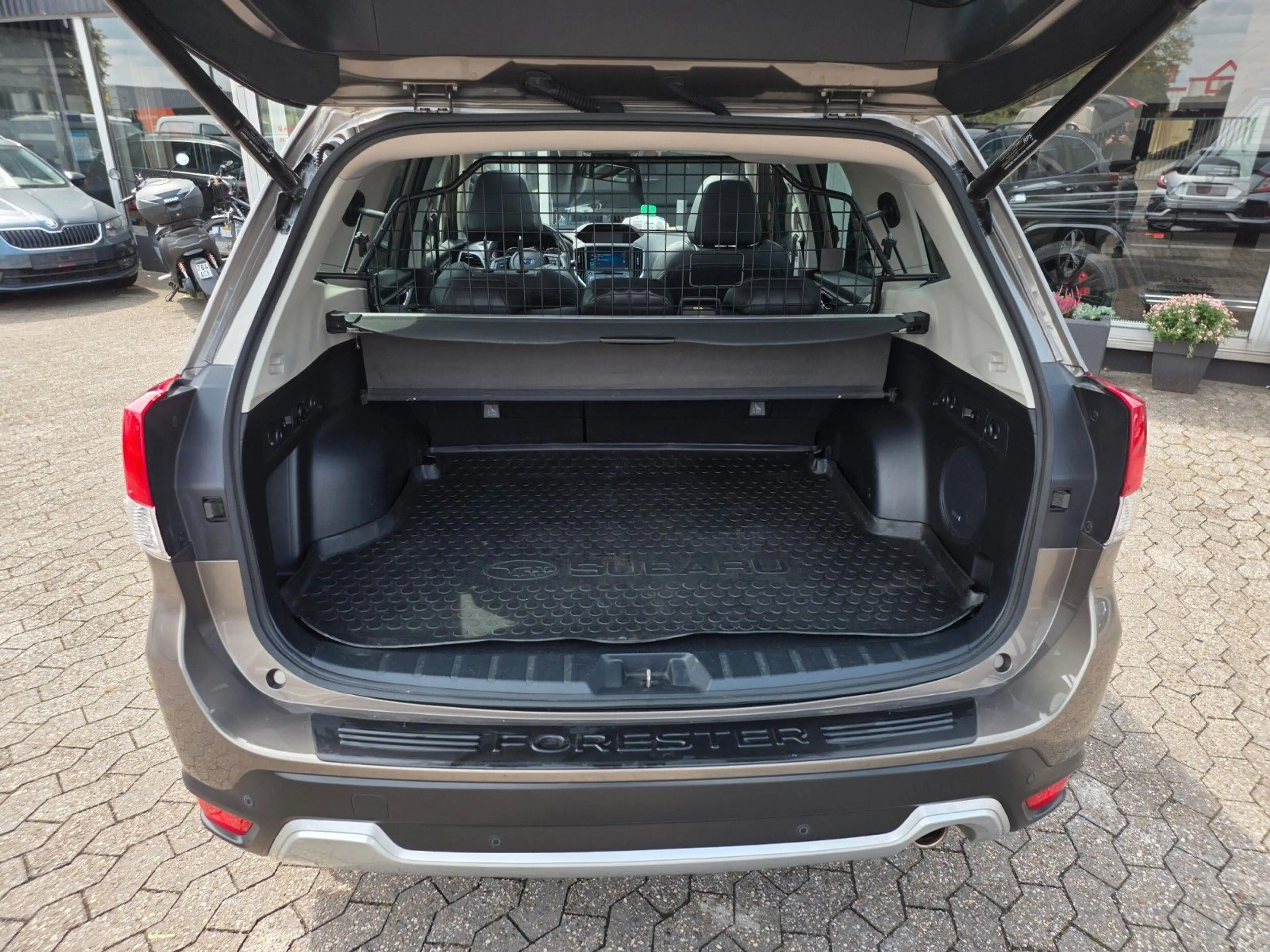 Subaru Forester Platinum E-Boxer PANO/AWD/TOT/ABSTAND — photo 15