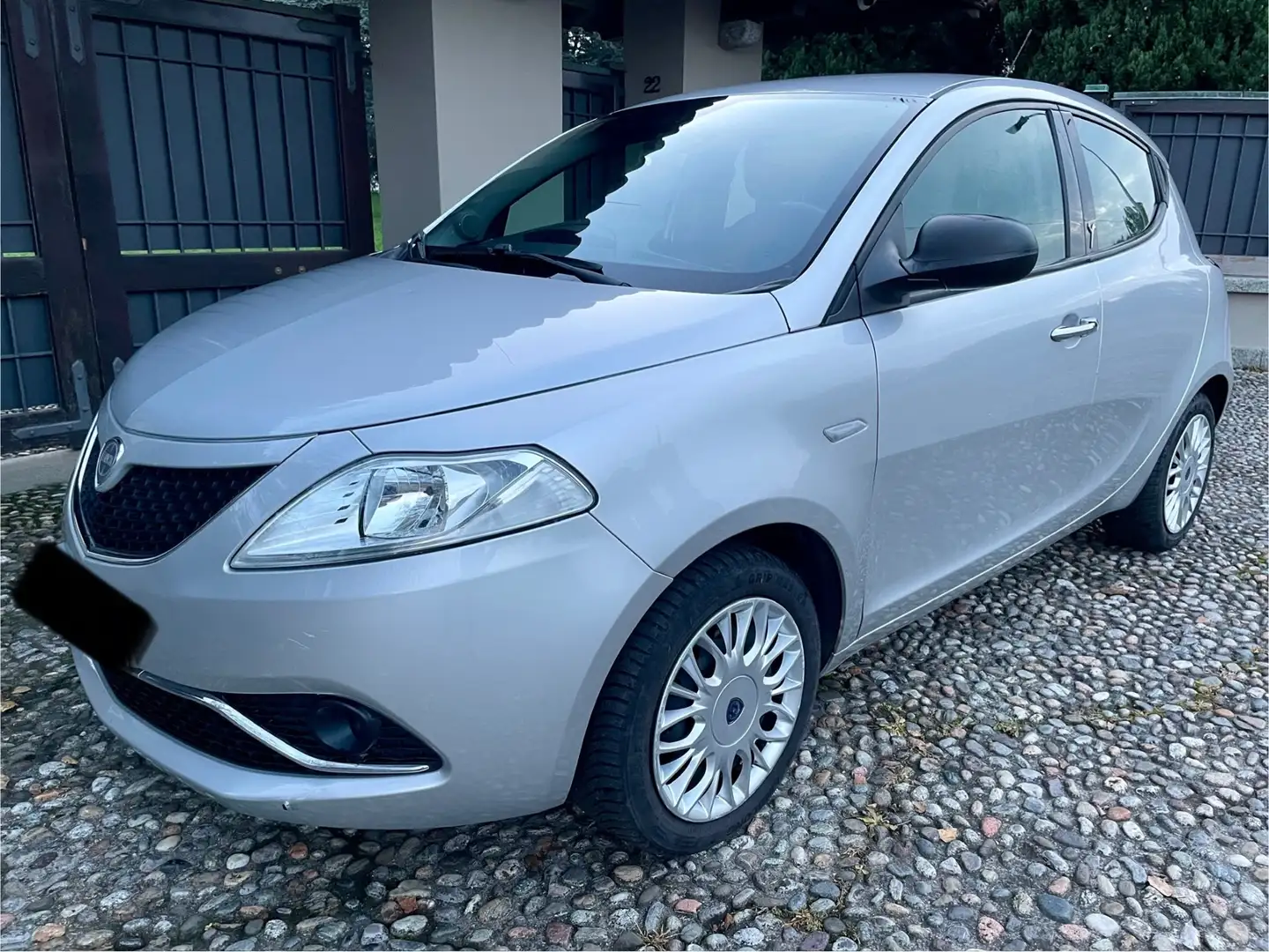 Lancia Ypsilon Ypsilon 1.2 69 CV 5 porte Gold Argento - 1