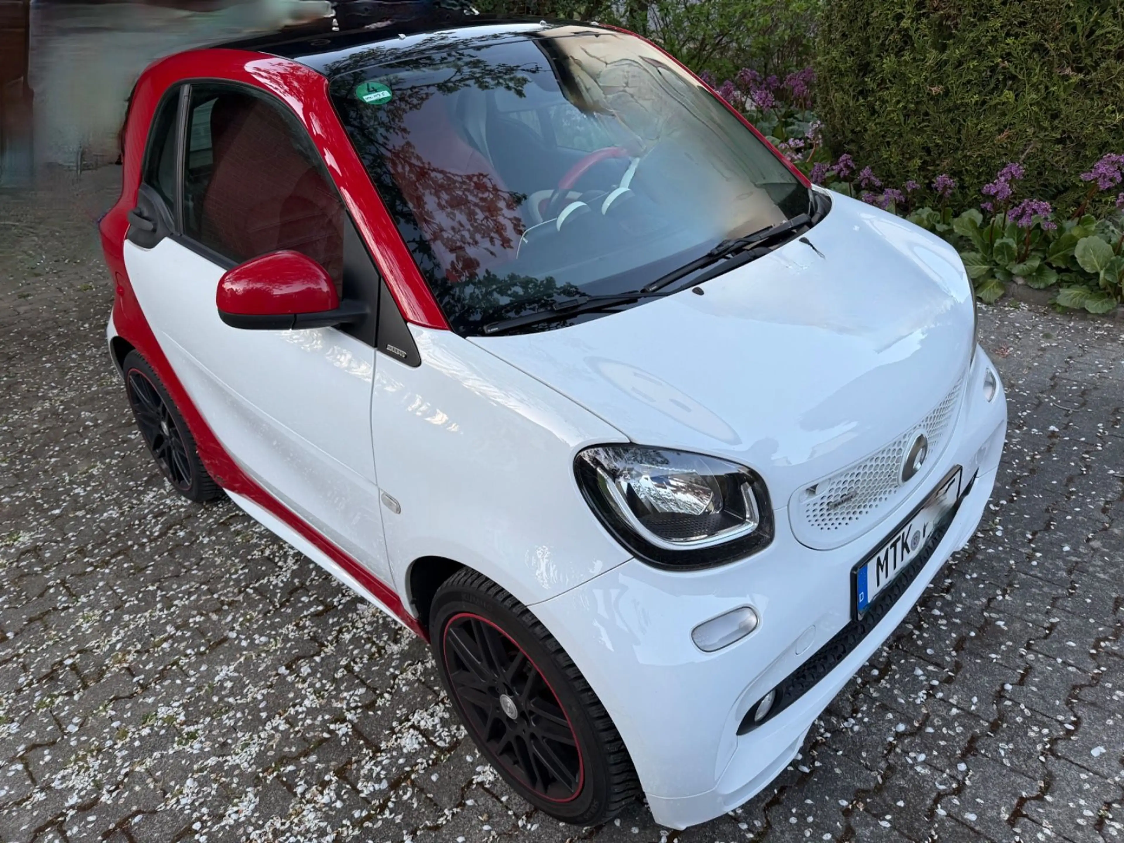 smart forTwo Coupe BRABUS DSG Kamera Leder Scheckheft Pano — photo 5