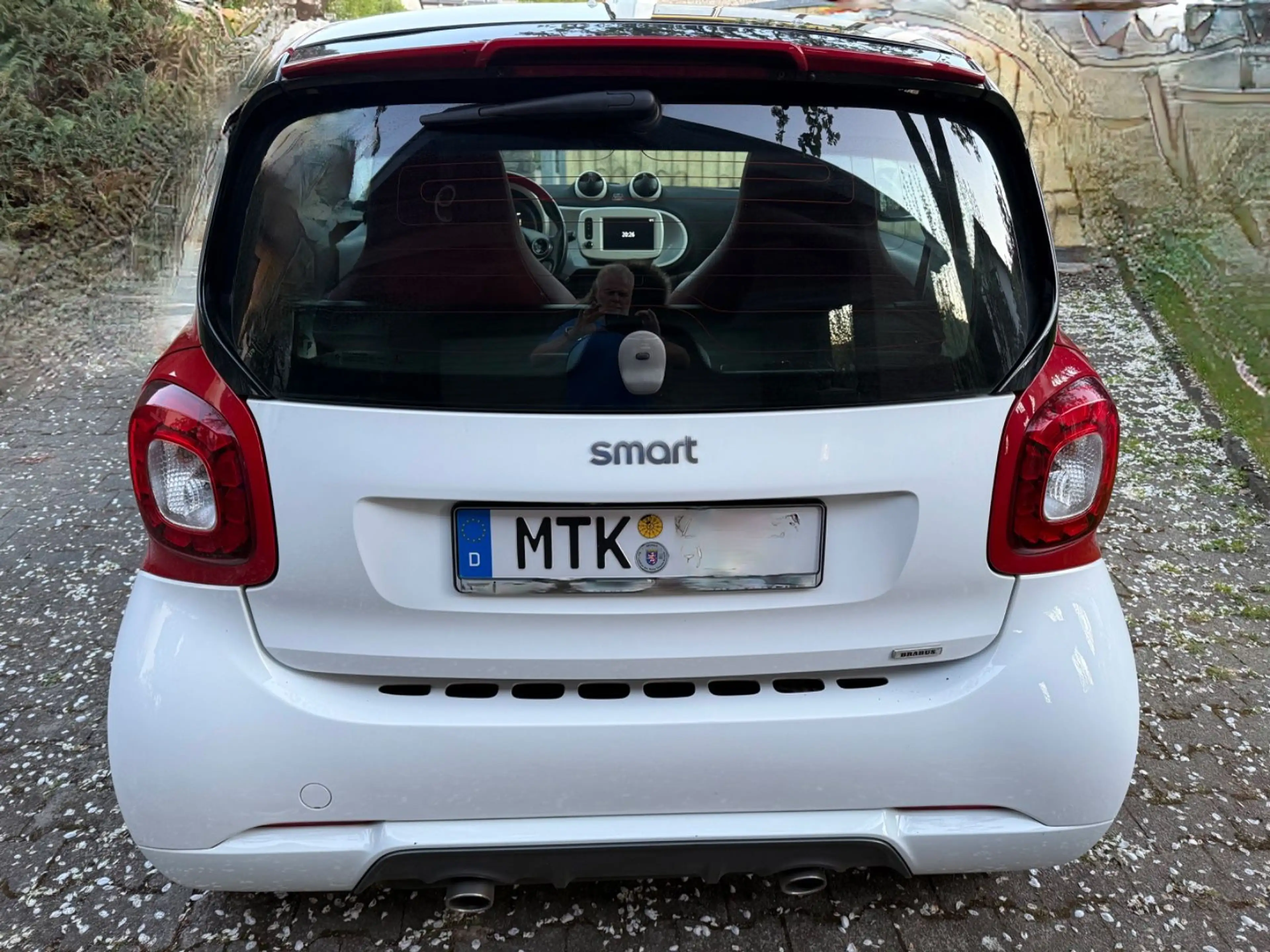 smart forTwo Coupe BRABUS DSG Kamera Leder Scheckheft Pano — photo 12