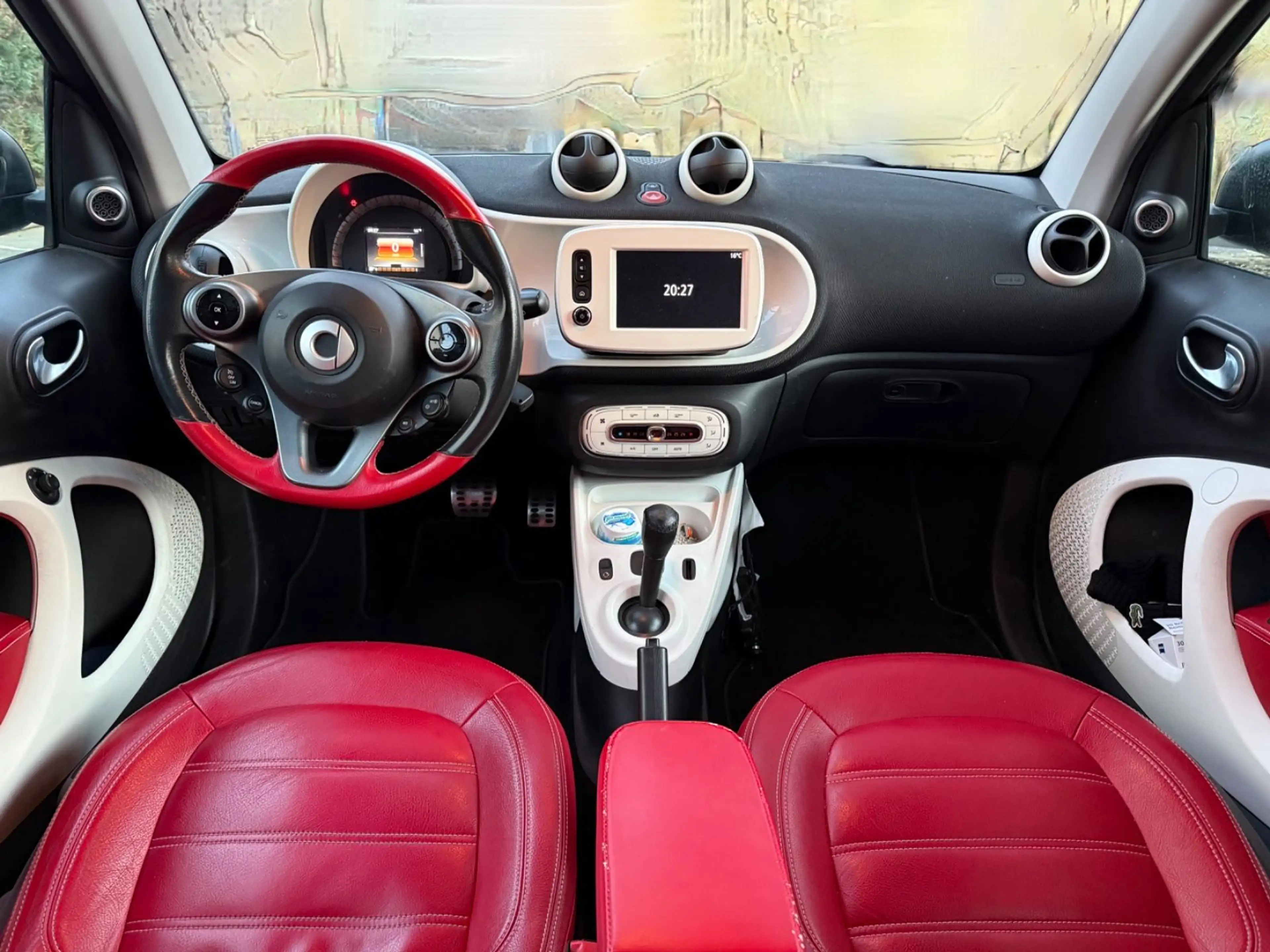 smart forTwo Coupe BRABUS DSG Kamera Leder Scheckheft Pano — photo 10