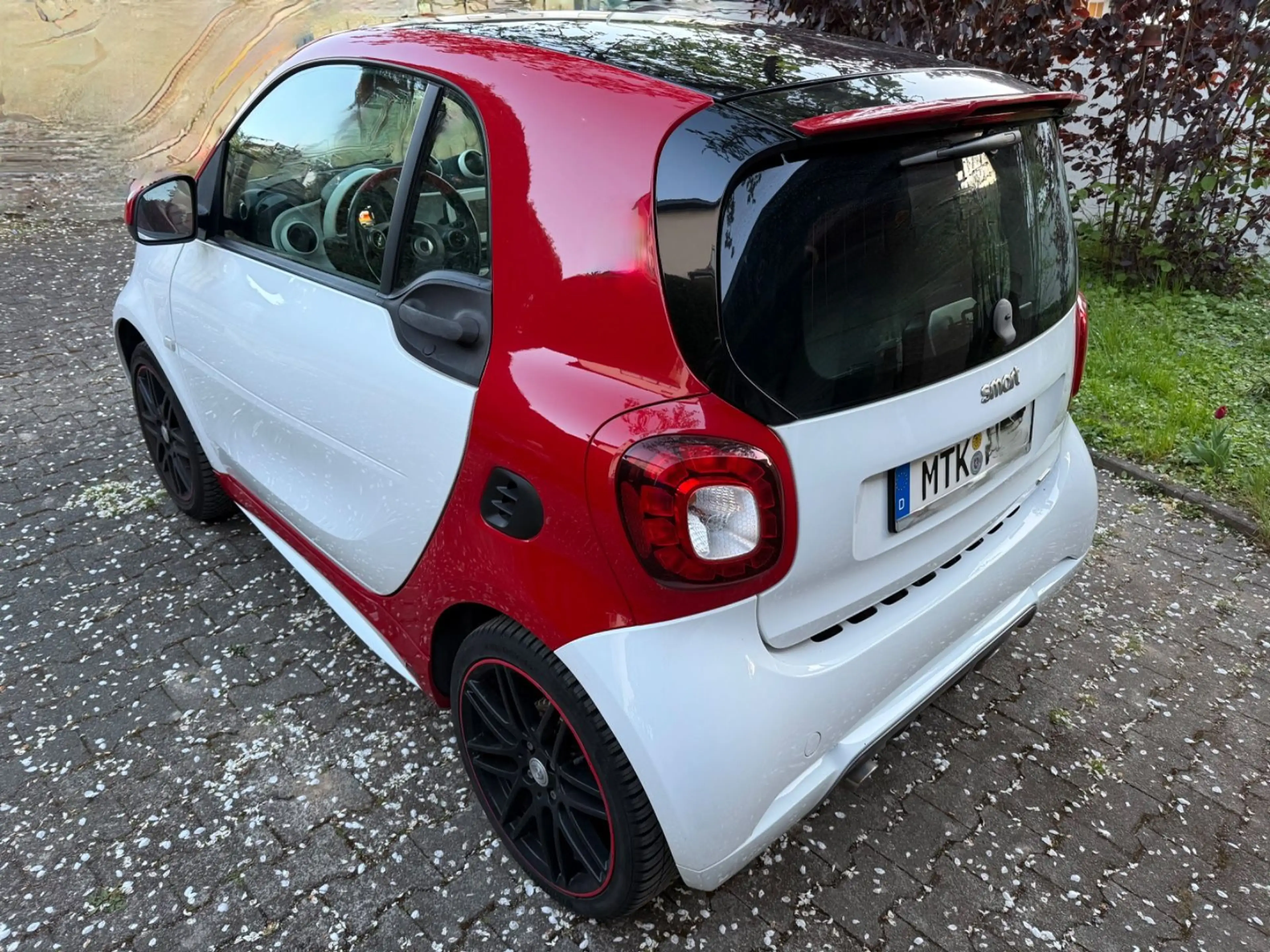 smart forTwo Coupe BRABUS DSG Kamera Leder Scheckheft Pano — photo 3