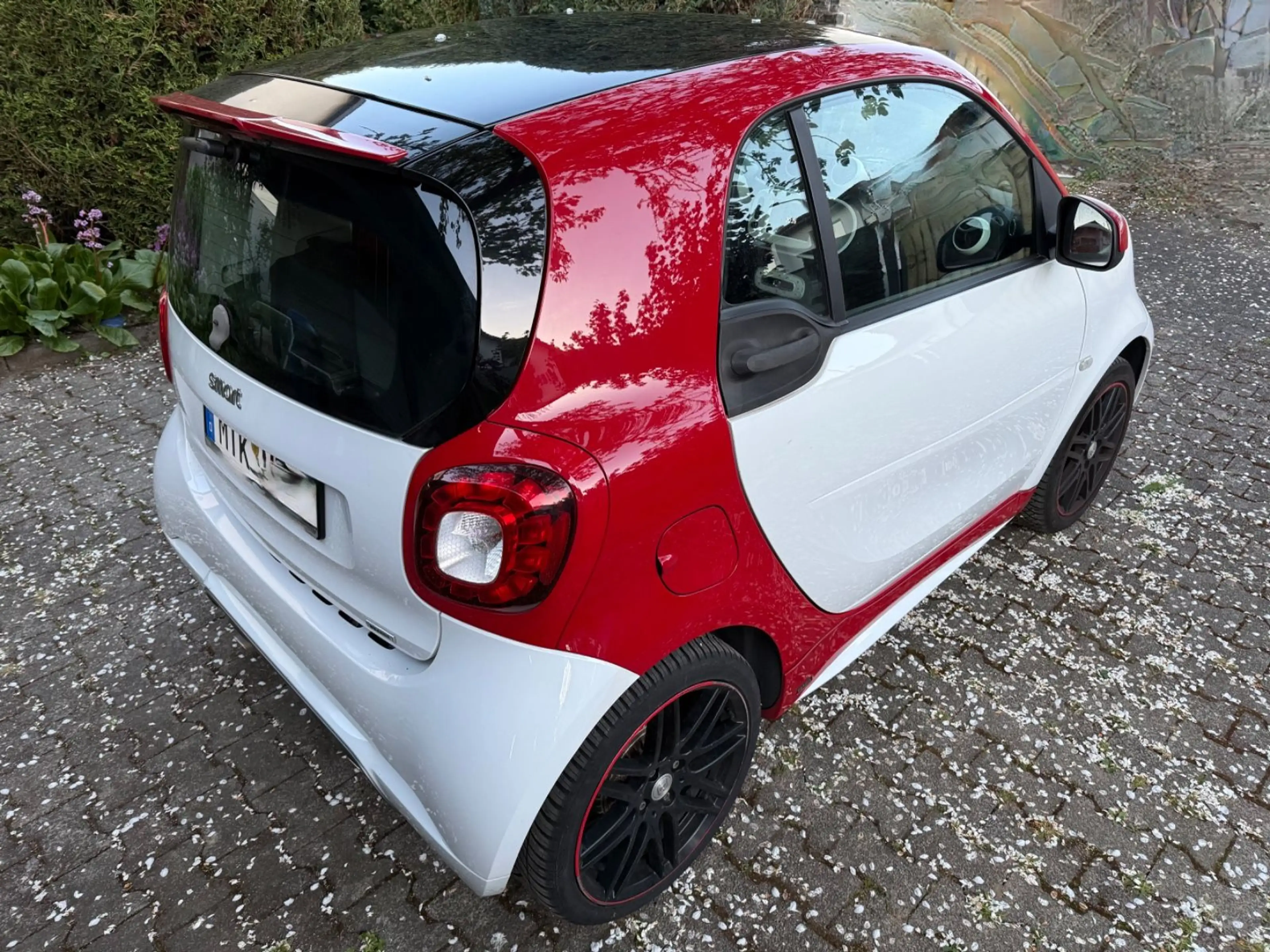 smart forTwo Coupe BRABUS DSG Kamera Leder Scheckheft Pano — photo 4