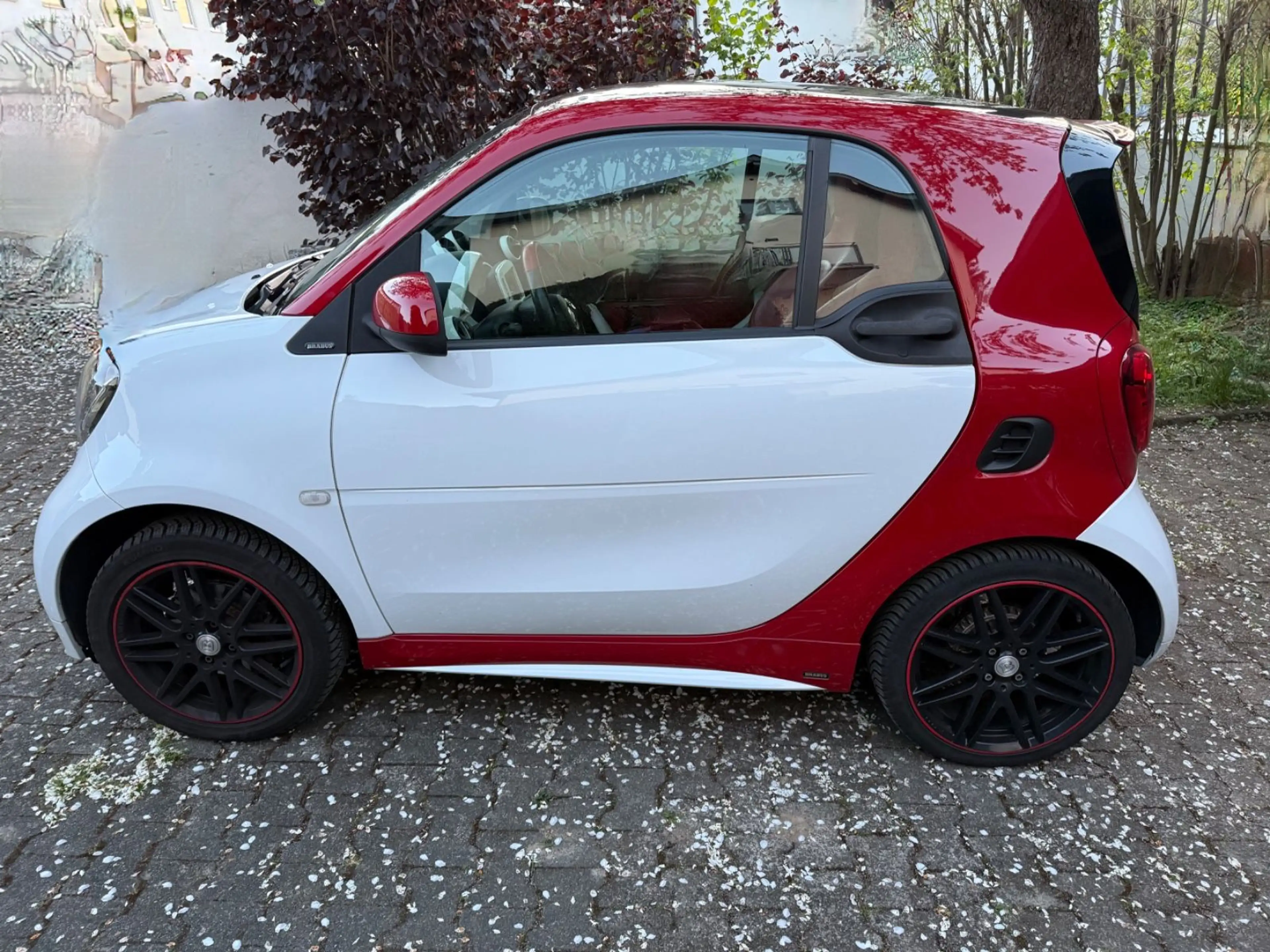 smart forTwo Coupe BRABUS DSG Kamera Leder Scheckheft Pano