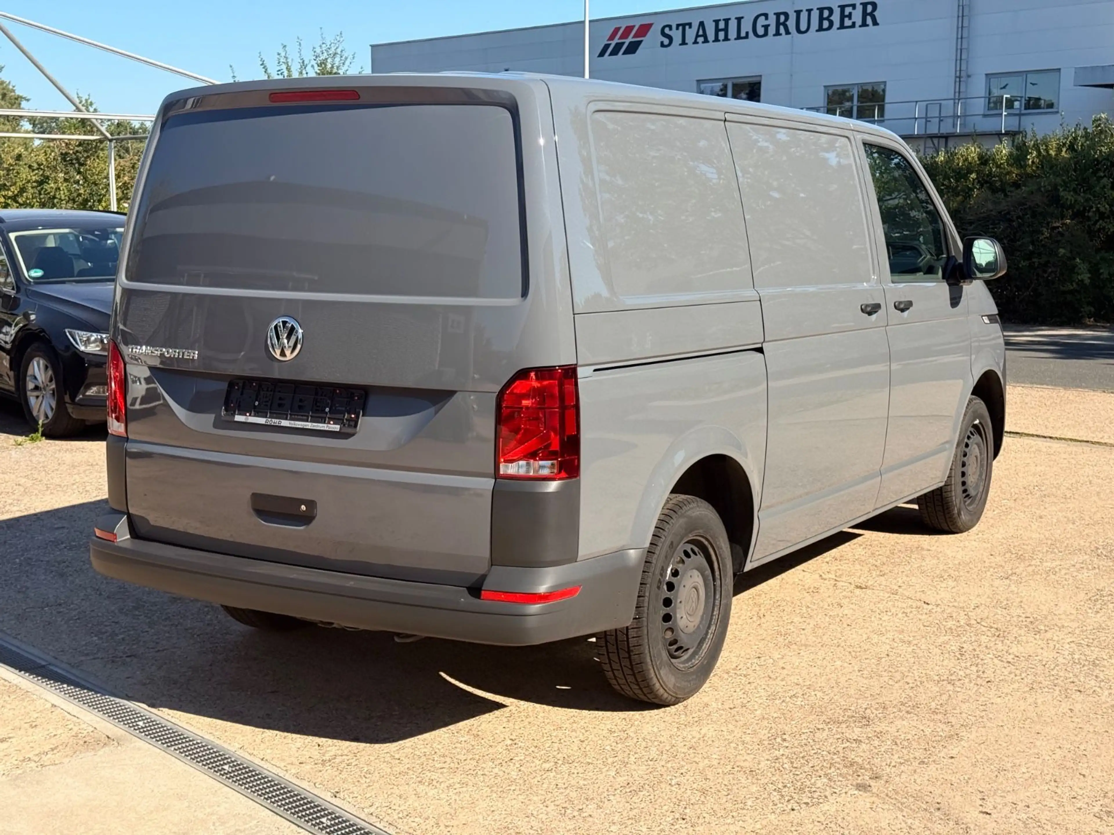 Volkswagen T6 Transporter Kasten FWD — photo 4