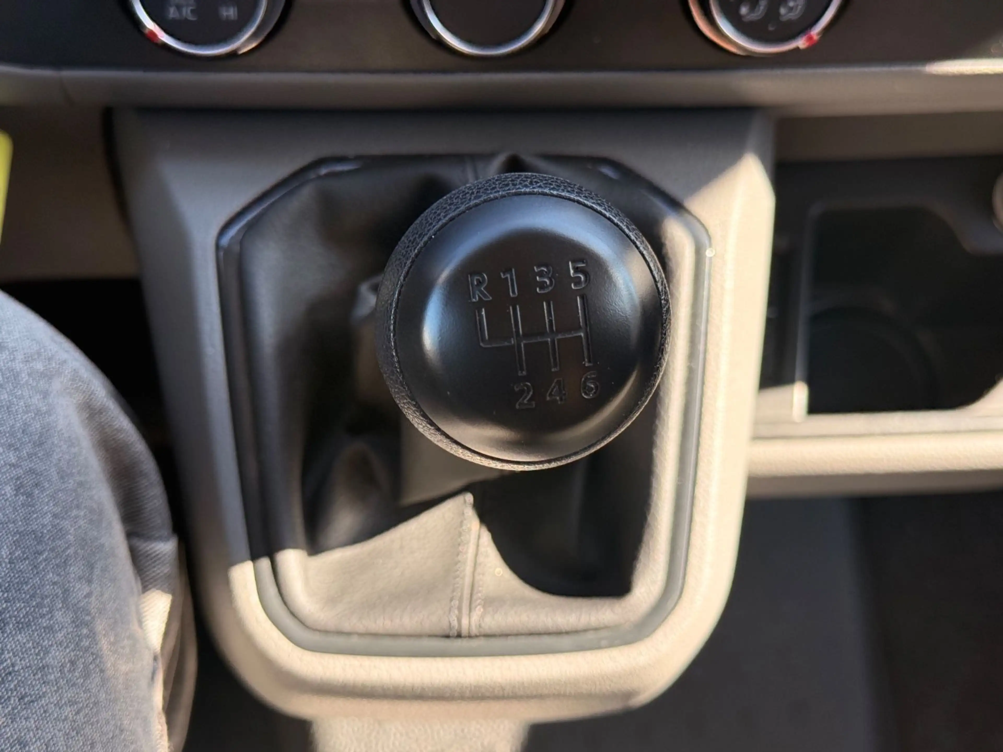 Volkswagen T6 Transporter Kasten FWD — photo 22