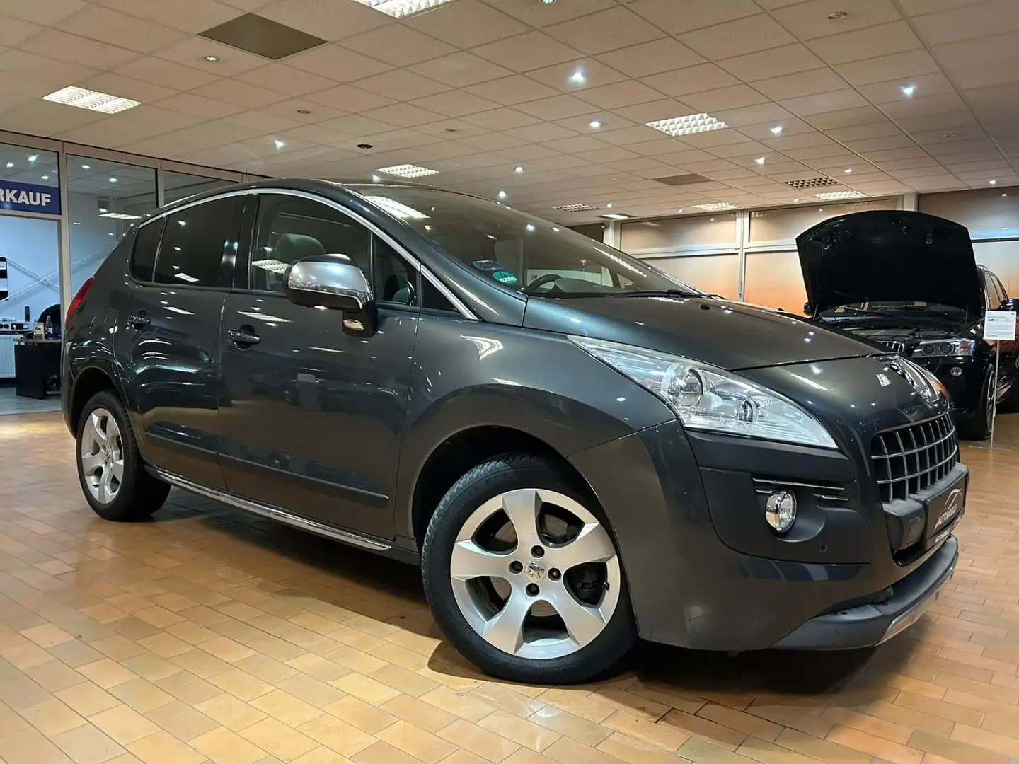Peugeot 3008 Allure Gris - 2