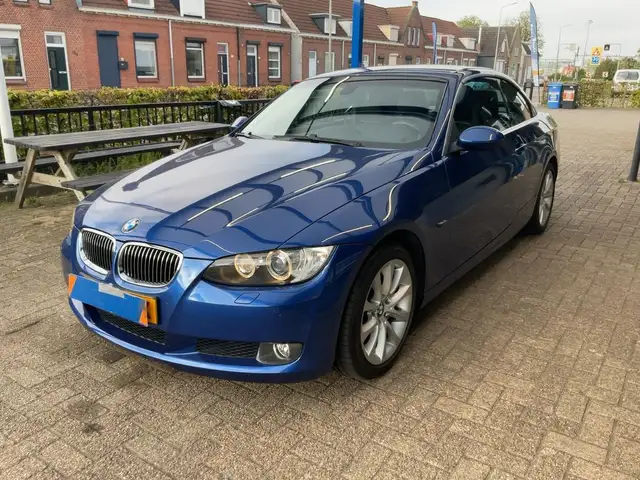 BMW 330 330iA Cabrio*Navi*Sportsitze/Lenkrad*Montego-Blau*