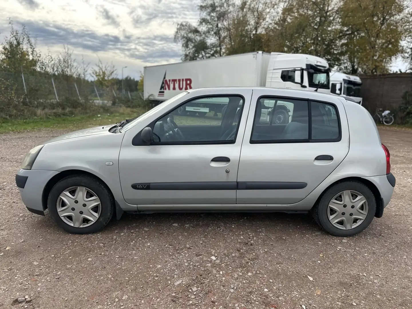 Renault Clio 1.2-16V Authentique INRUILKOOPJE RIJD GOED Grijs - 2
