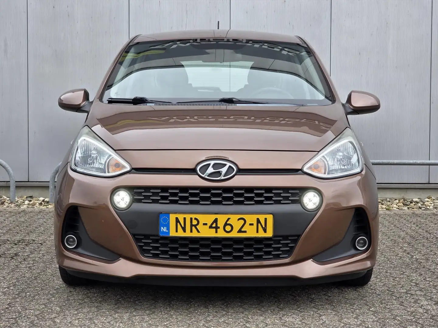 Hyundai i10 1.0i 66pk | Navigatie | Climate Control | Bluetoot Bruin - 2