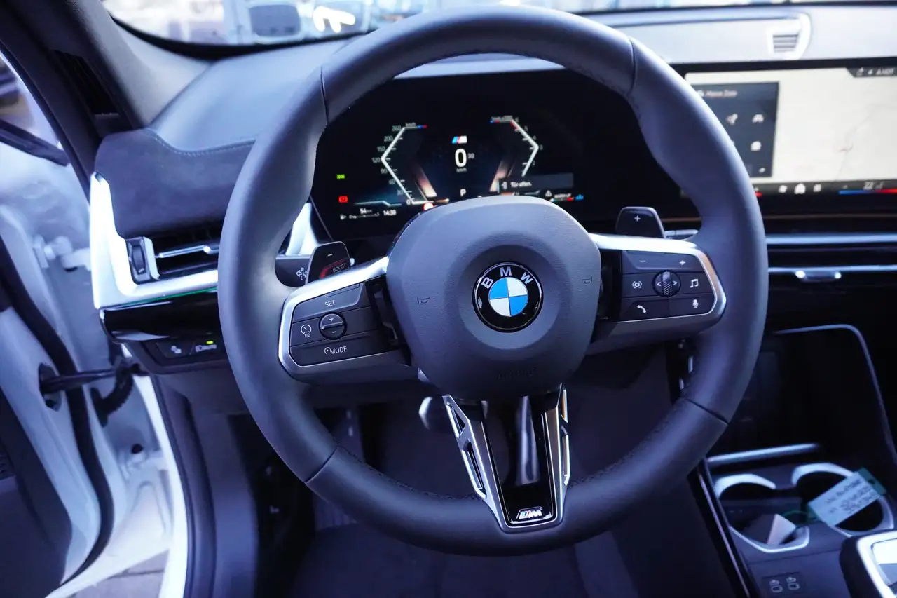 BMW X1 xDrive20d M Sport AHK HeadUp 360Kamera ACC Driving 8