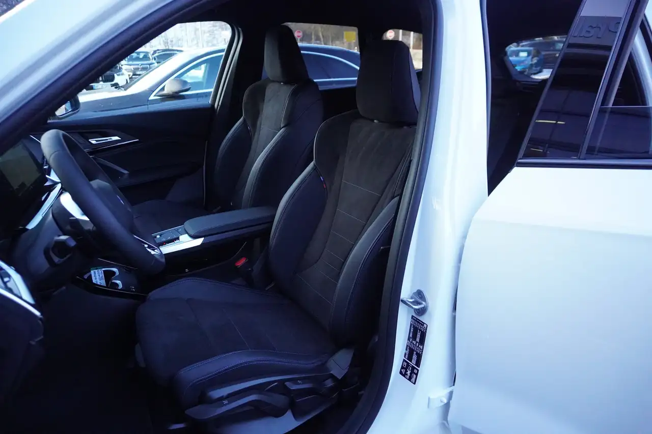 BMW X1 xDrive20d M Sport AHK HeadUp 360Kamera ACC Driving 15