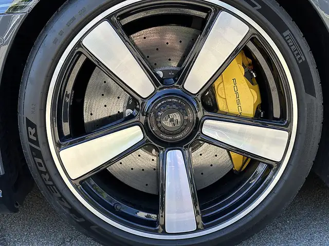 Porsche 992 911 992.2 Carrera Coupé Turbo S PDK Ansicht 10