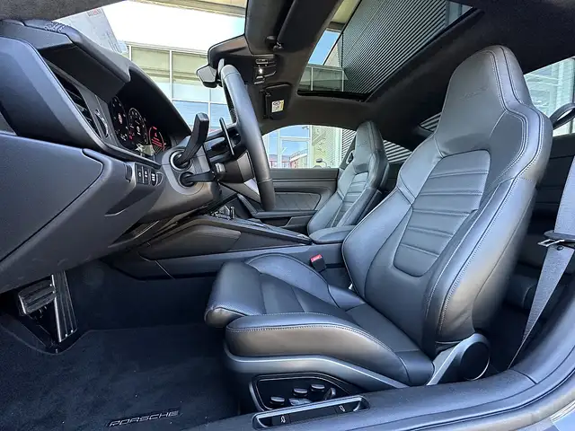 Porsche 992 911 992.2 Carrera Coupé Turbo S PDK Ansicht 22
