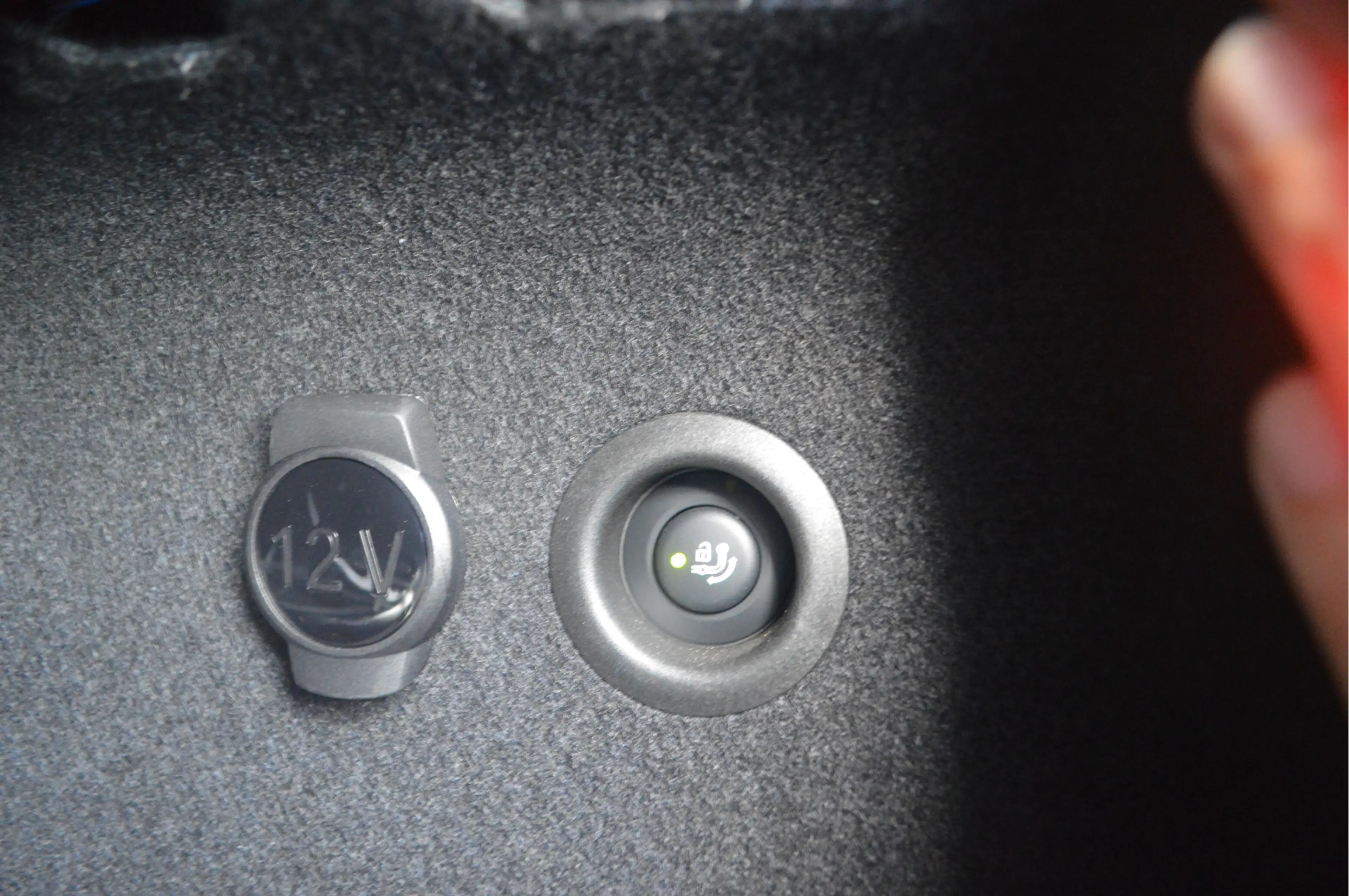 BMW iX1 eDrive20 M Sport / Trekhaak / Panoramadak / Sports — photo 12