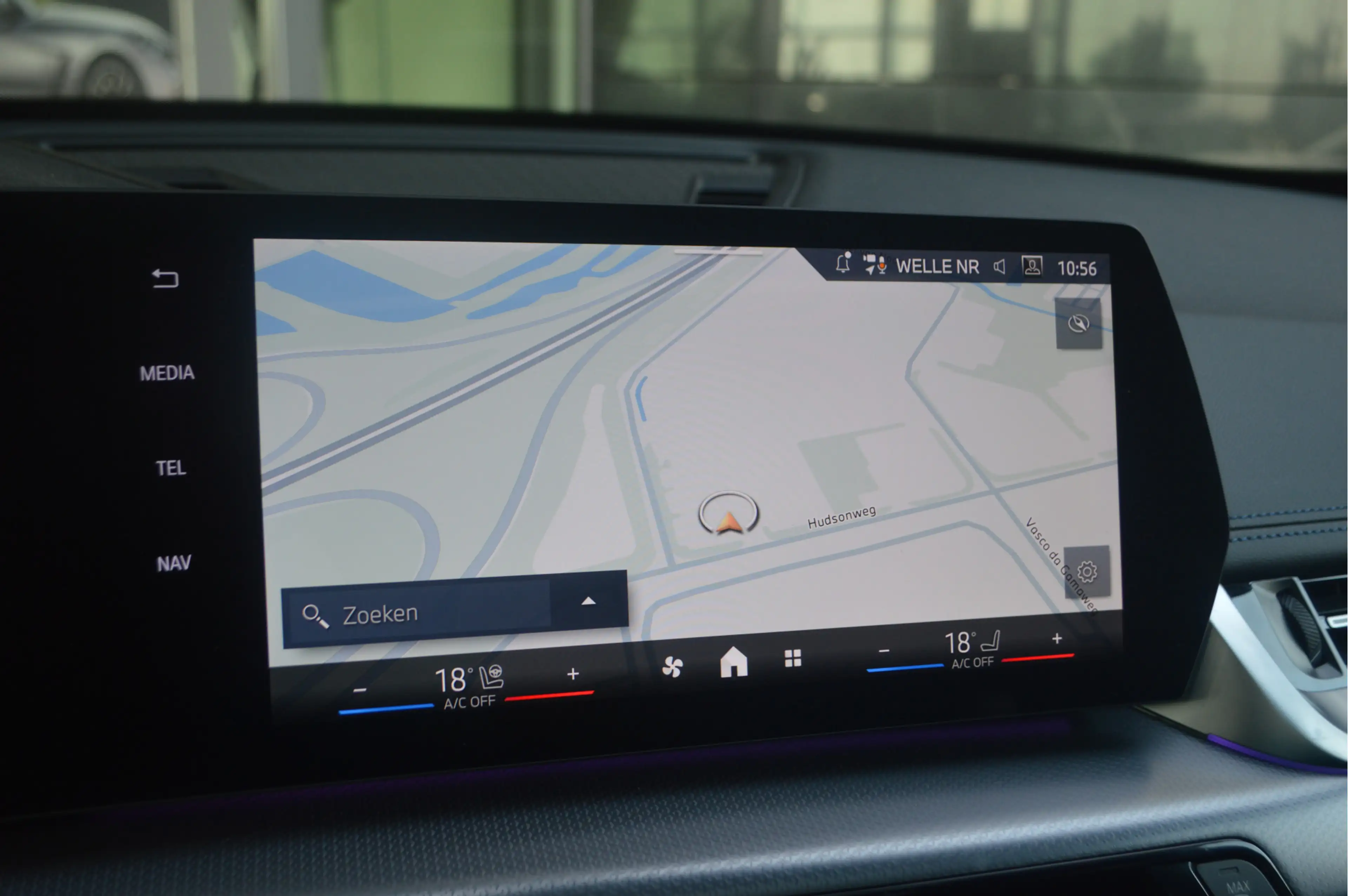 BMW iX1 eDrive20 M Sport / Trekhaak / Panoramadak / Sports — photo 11