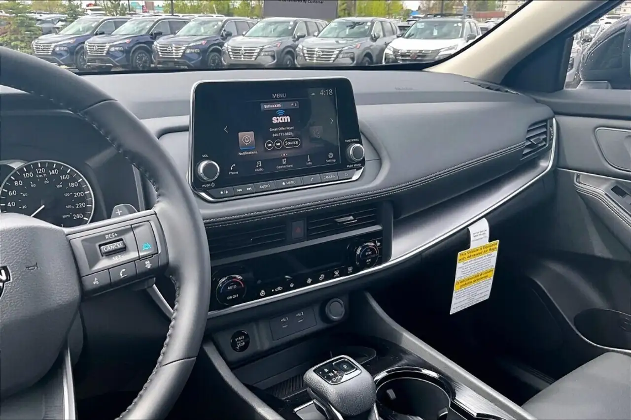 Nissan Rogue снимка Nissan Rogue