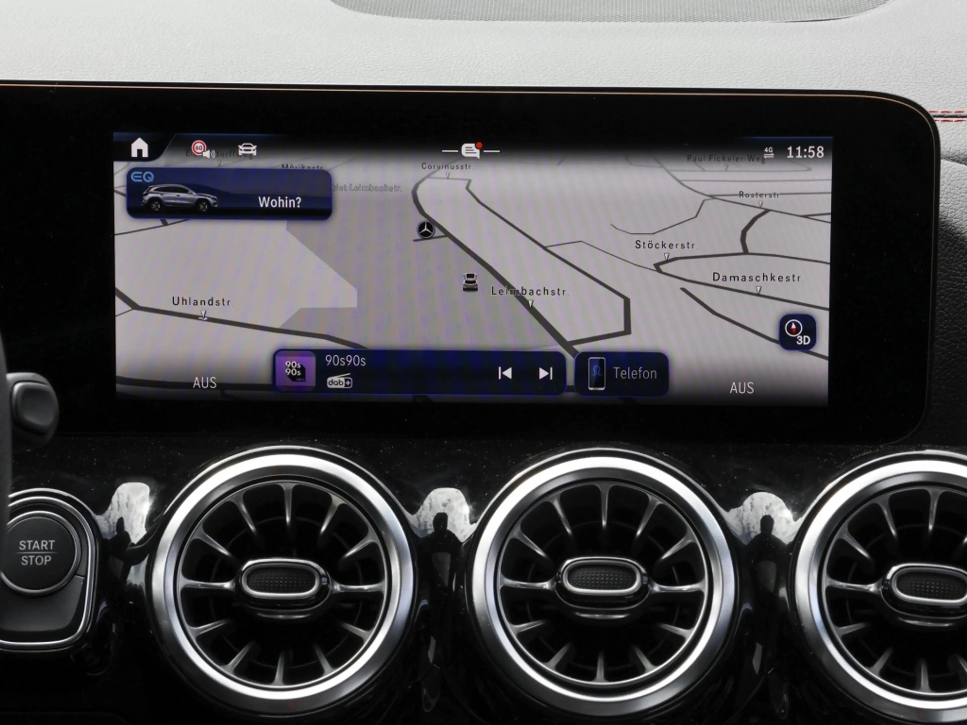 Mercedes-Benz EQA 300 4M AMG-Sport/Pano/AHK/Ambi/Keyl/Cam/20" — photo 10