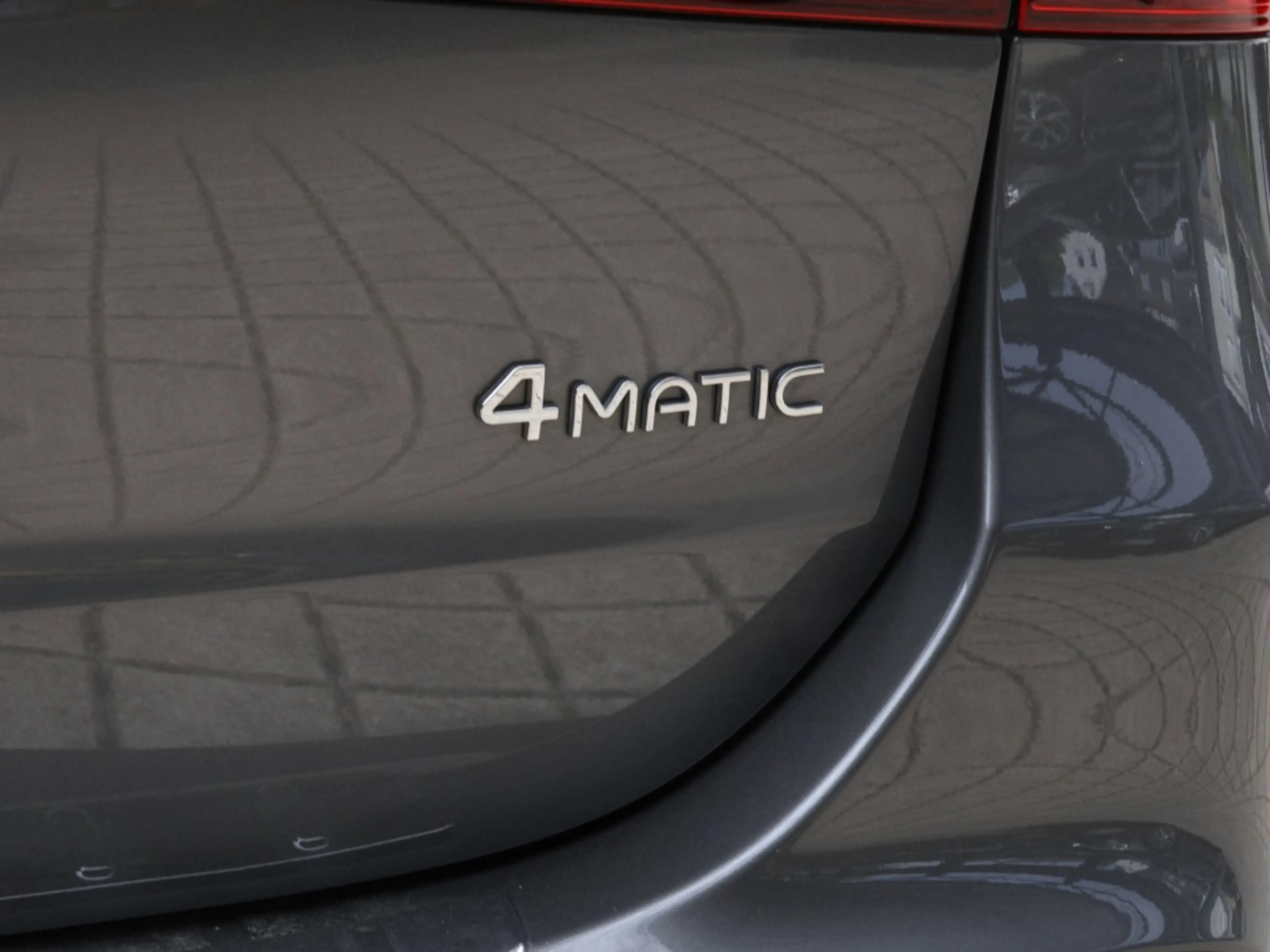 Mercedes-Benz EQA 300 4M AMG-Sport/Pano/AHK/Ambi/Keyl/Cam/20" — photo 13