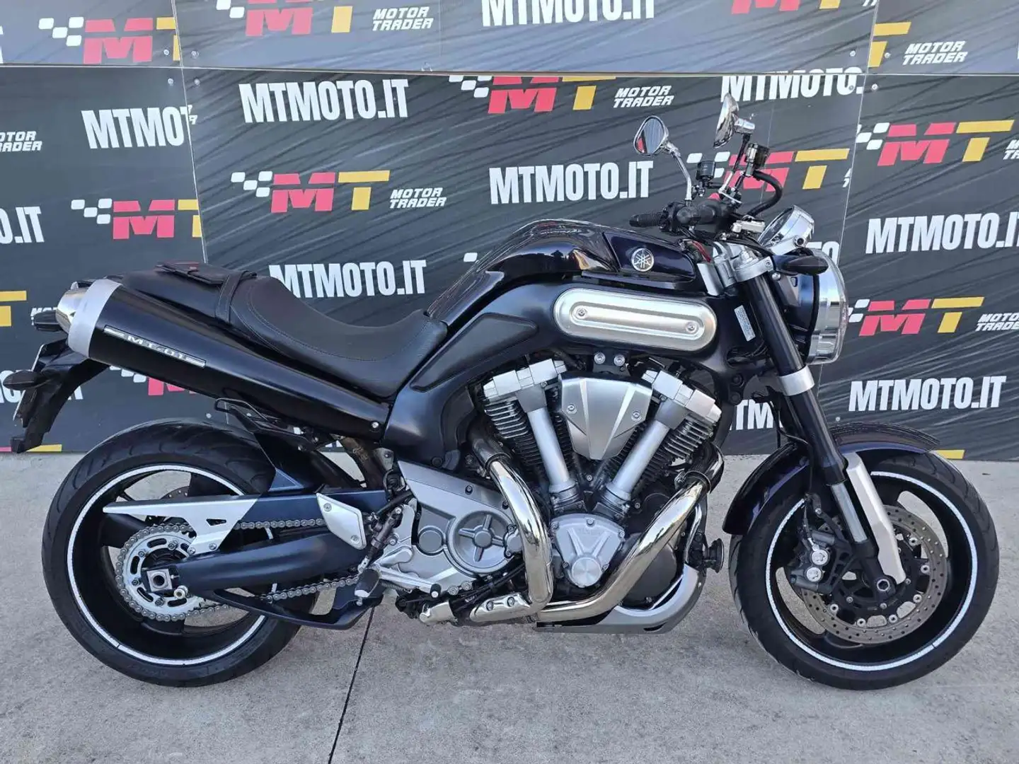 Yamaha MT-01 28 Foto e Video 360 Negro - 1