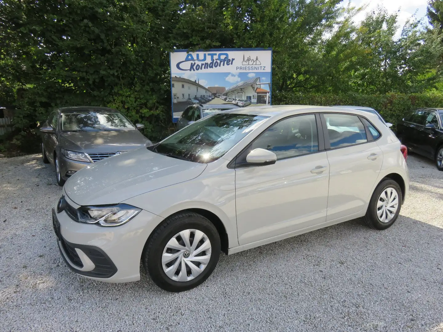Volkswagen Polo VI Life Grau - 2