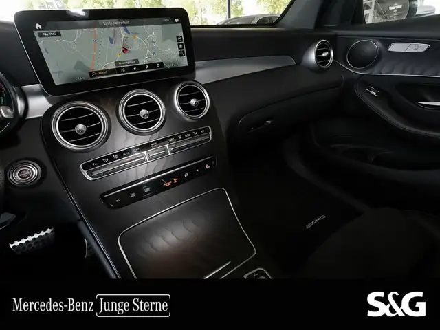 Mercedes-Benz GLC view 12