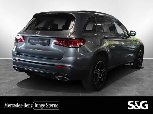 Mercedes-Benz GLC view 4