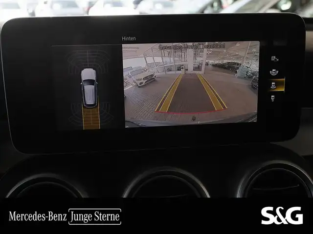 Mercedes-Benz GLC view 13