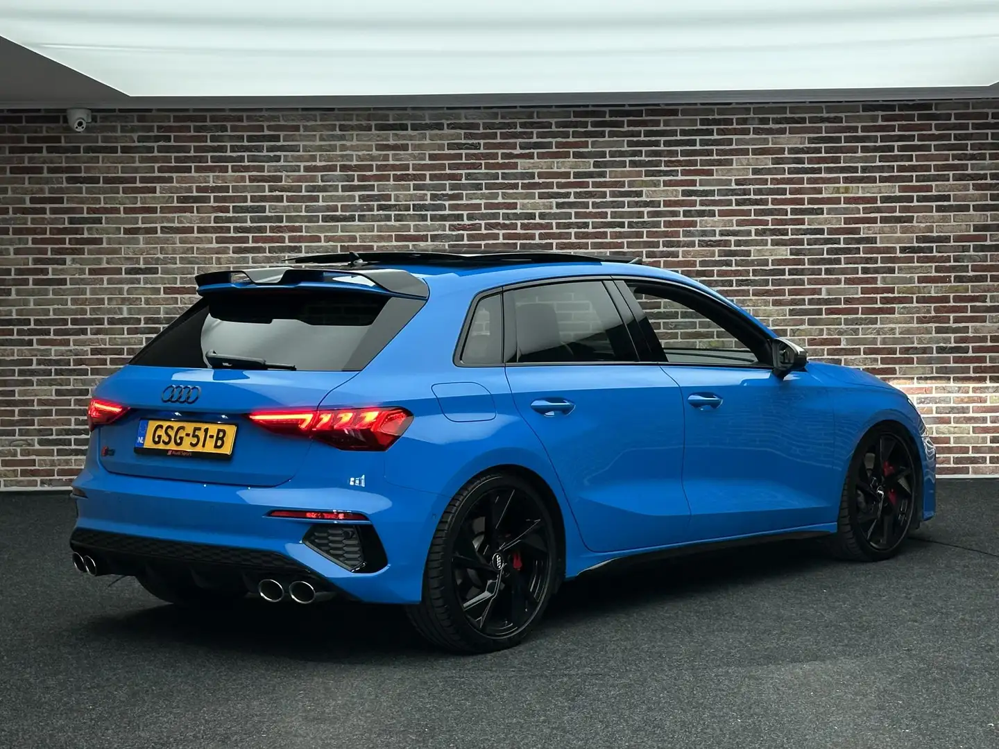 Audi S3 Sportback 2.0 TFSI quattro Panorama B&O RS Stoel M Blauw - 2