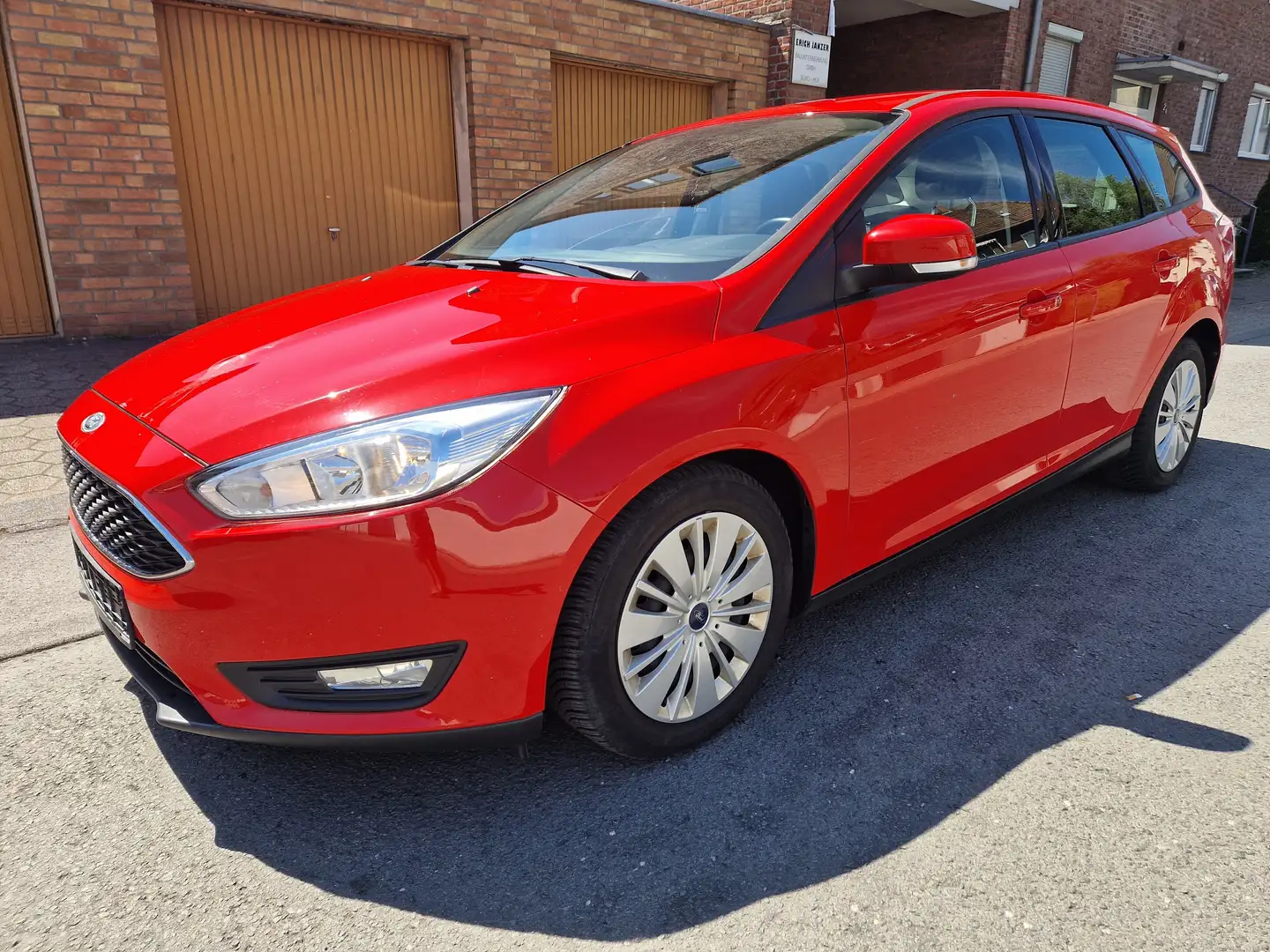 Ford Focus Trend/3Jahre Garantie inklsv/Tüv+Inspektion neu Rouge - 1