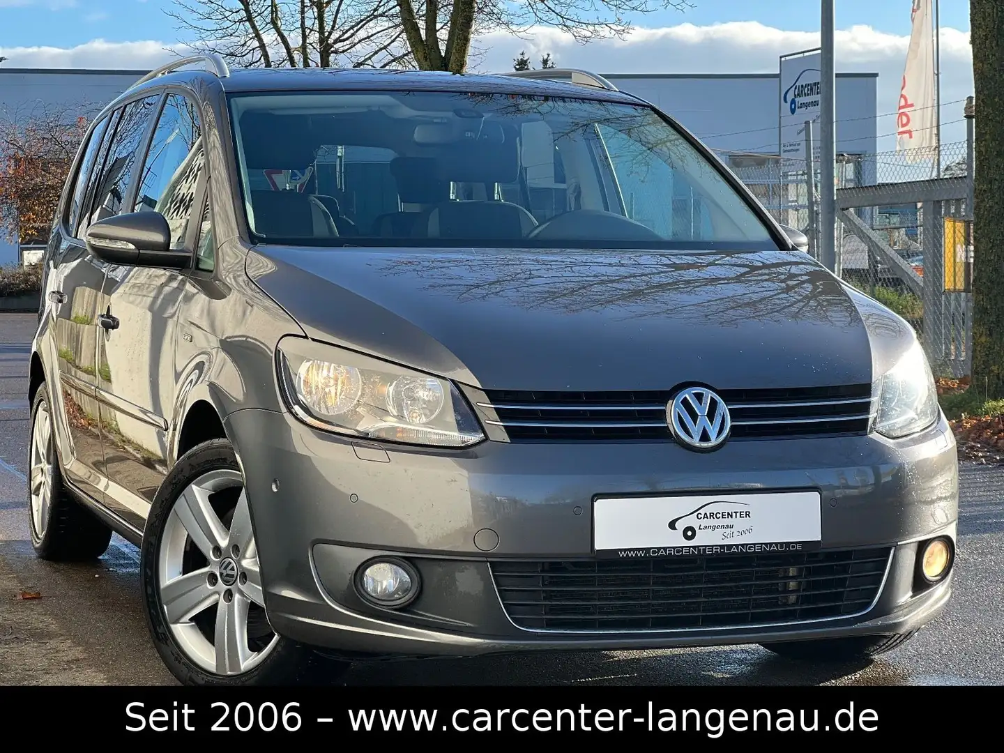 Volkswagen Touran 2.0 TDI Life BMT + TÜV 05.2027 Grau - 1